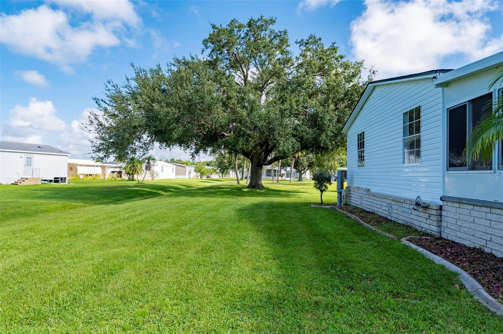 Image 33 of 47 For 1000 Kings Highway 128