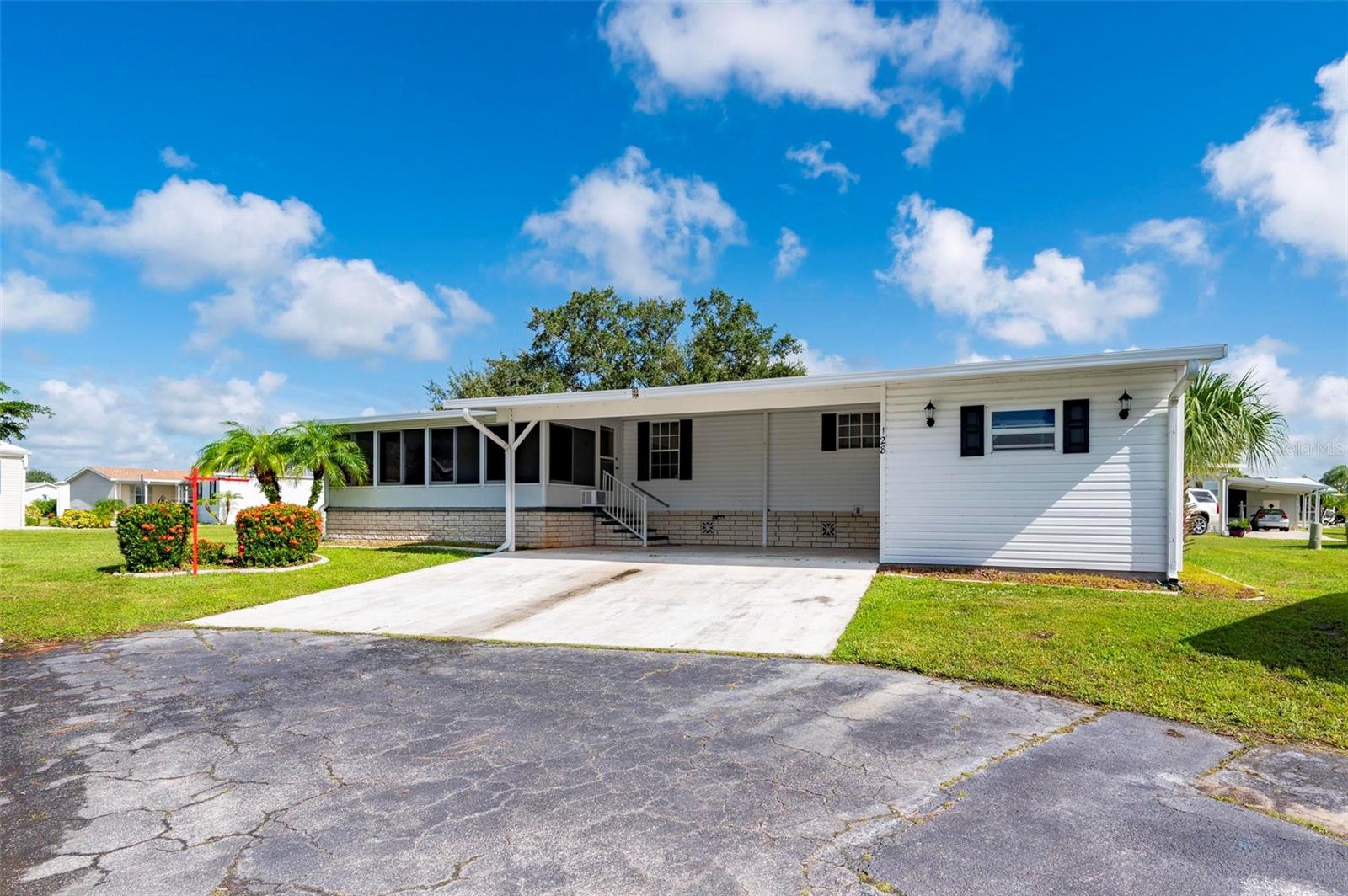 Image 44 of 47 For 1000 Kings Highway 128