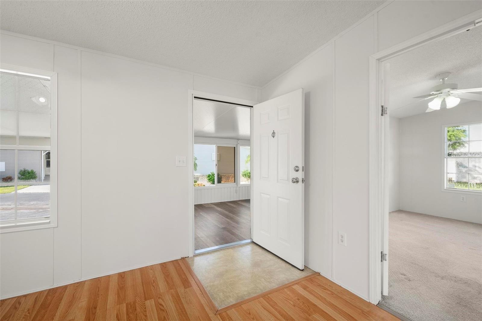 Image 5 of 47 For 1000 Kings Highway 128