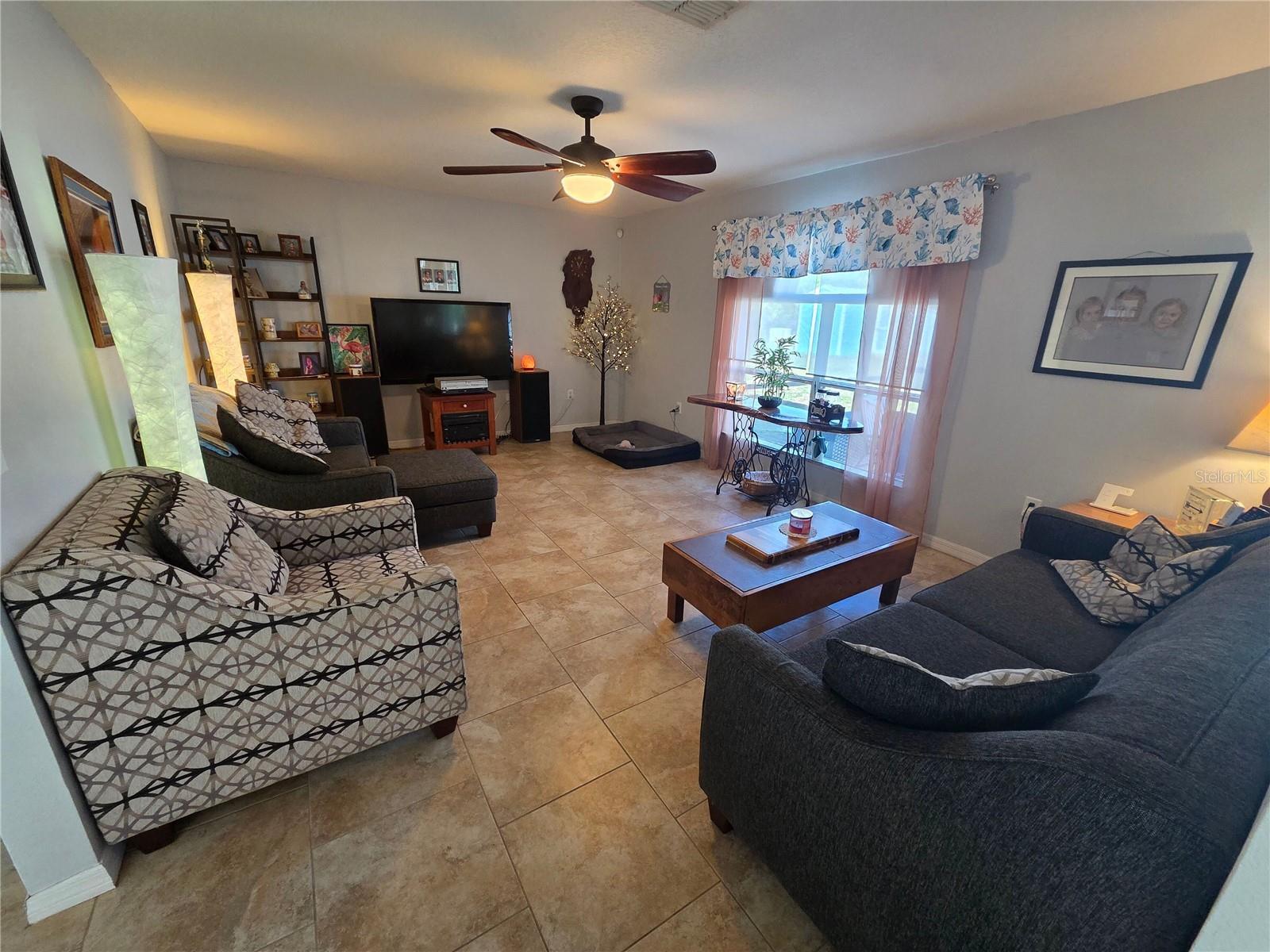 Image 9 of 32 For 1389 Timberhill Street