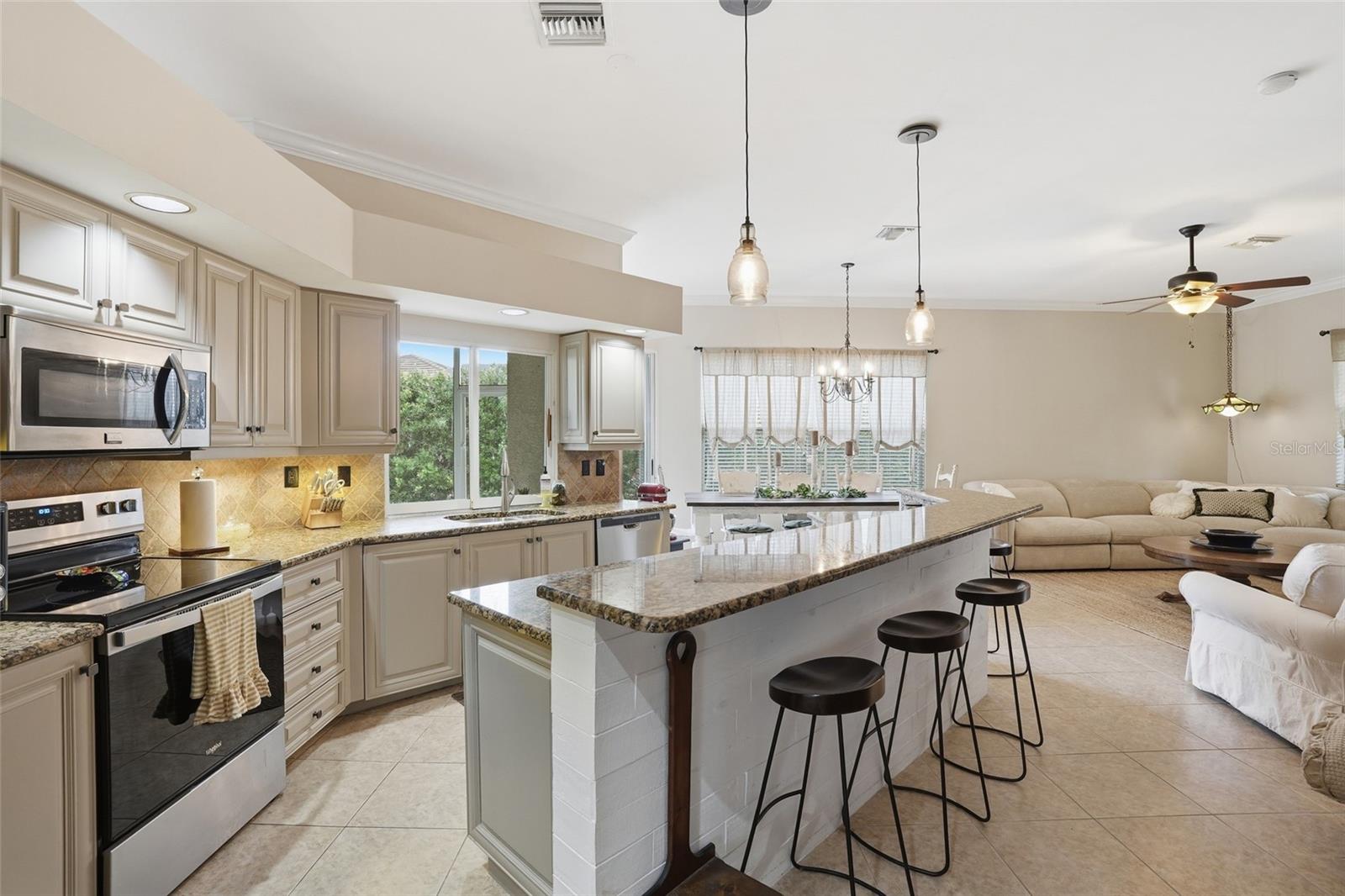 Image 14 of 47 For 12761 Dresden Court