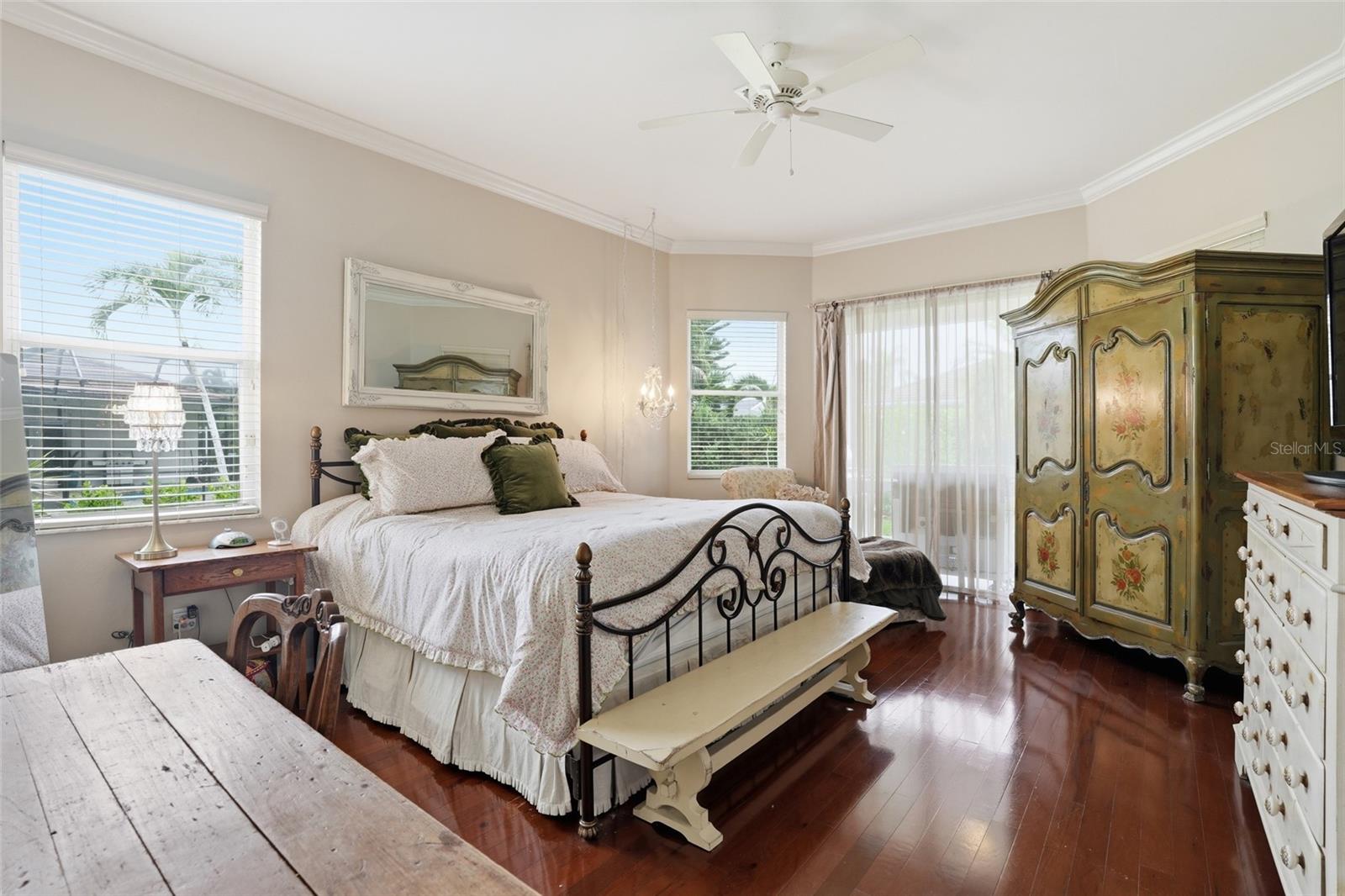 Image 23 of 47 For 12761 Dresden Court