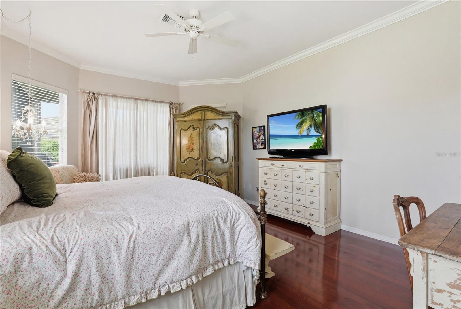 Image 24 of 47 For 12761 Dresden Court