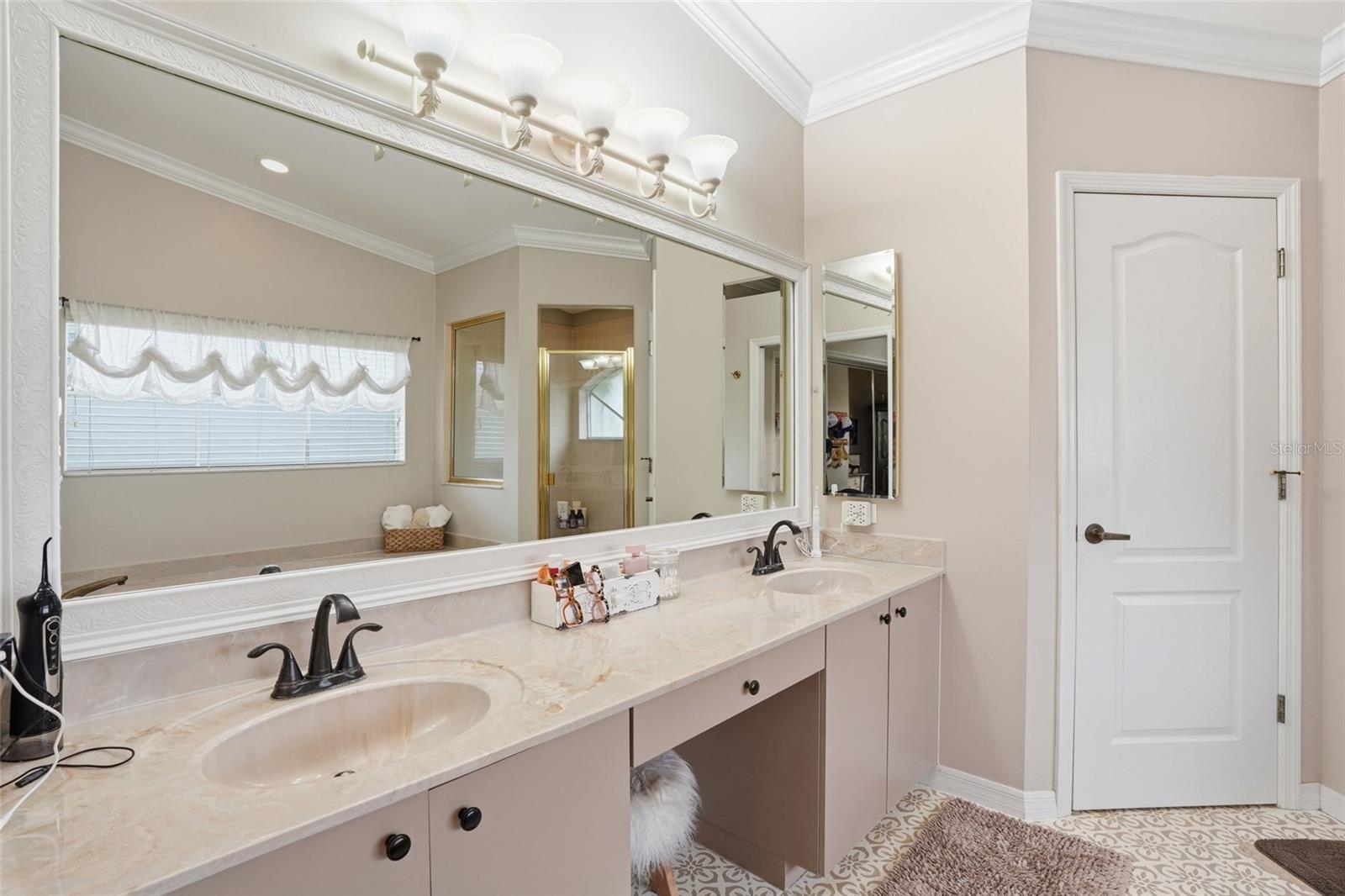 Image 26 of 47 For 12761 Dresden Court