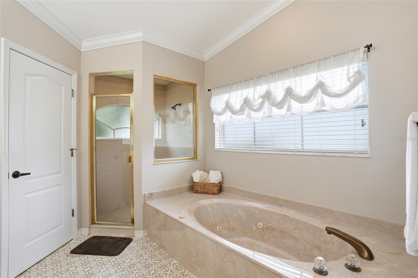 Image 27 of 47 For 12761 Dresden Court