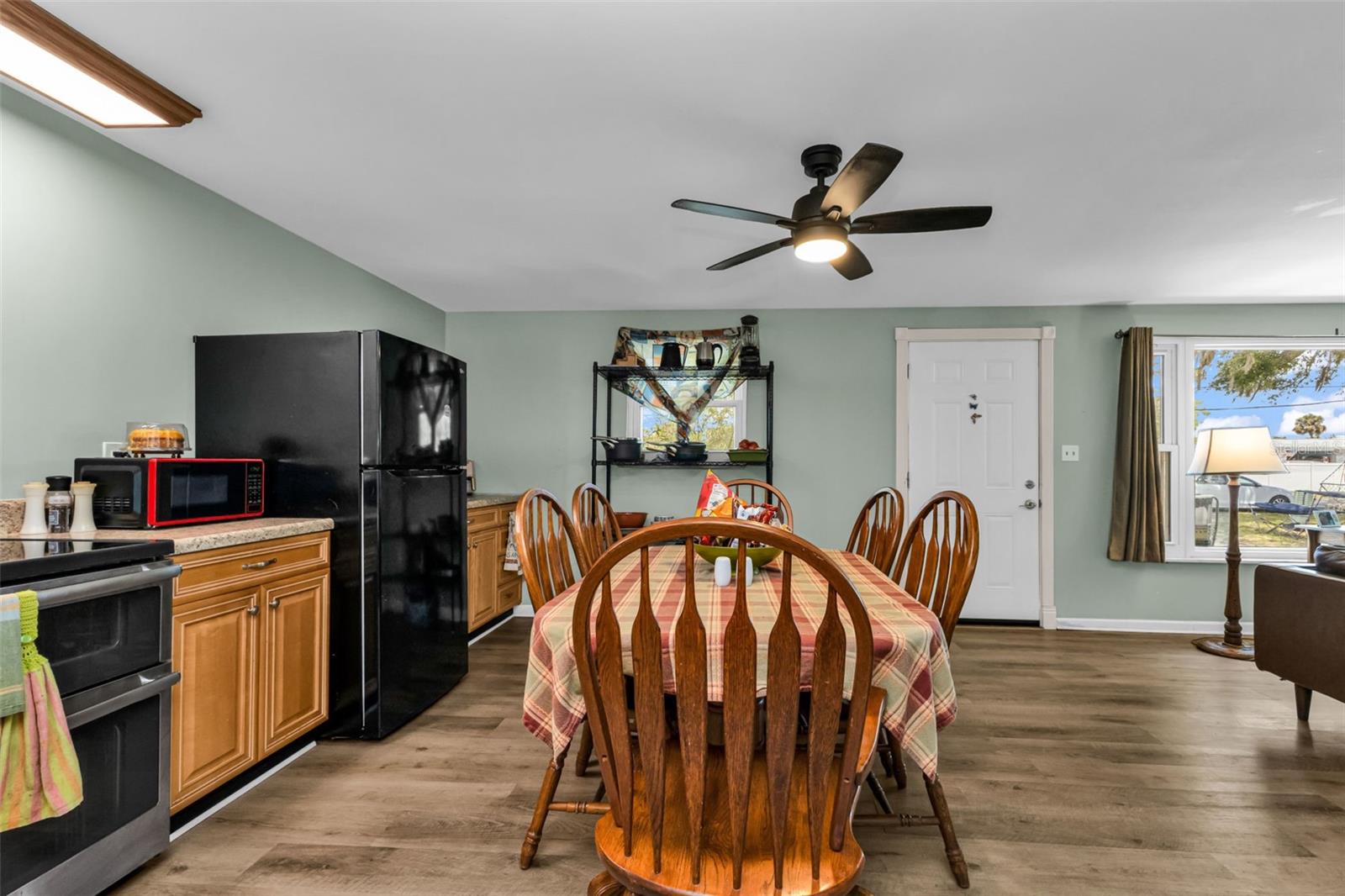 Image 12 of 47 For 22289 Olean Boulevard
