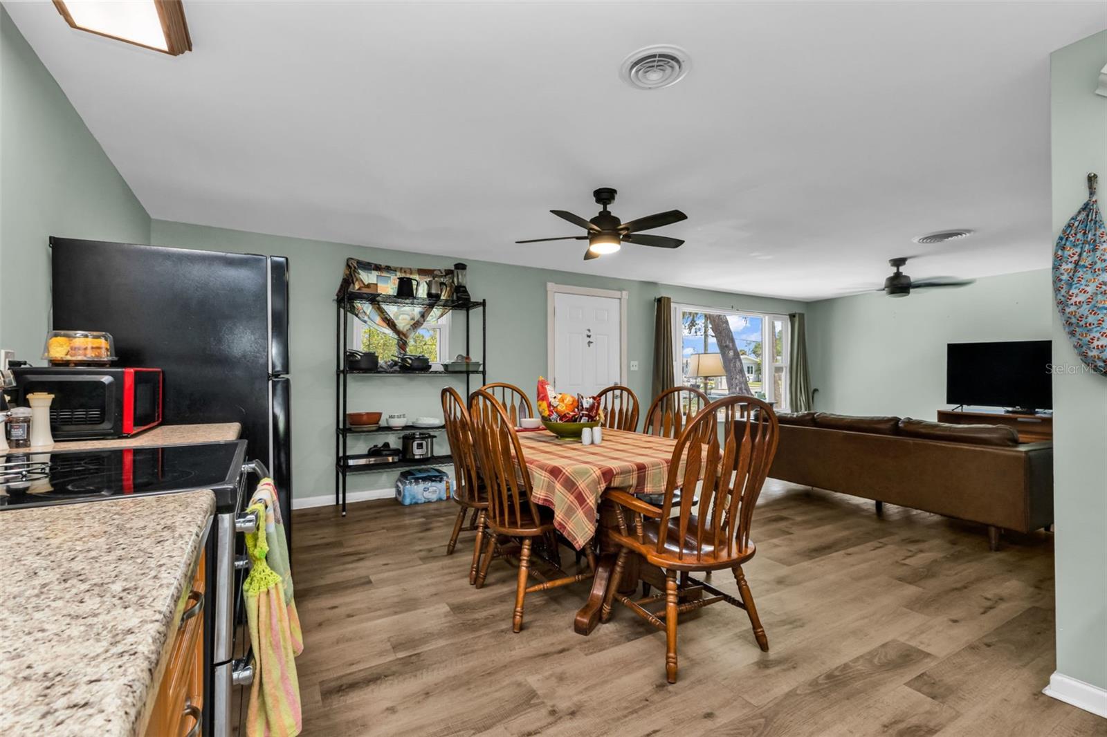 Image 13 of 47 For 22289 Olean Boulevard