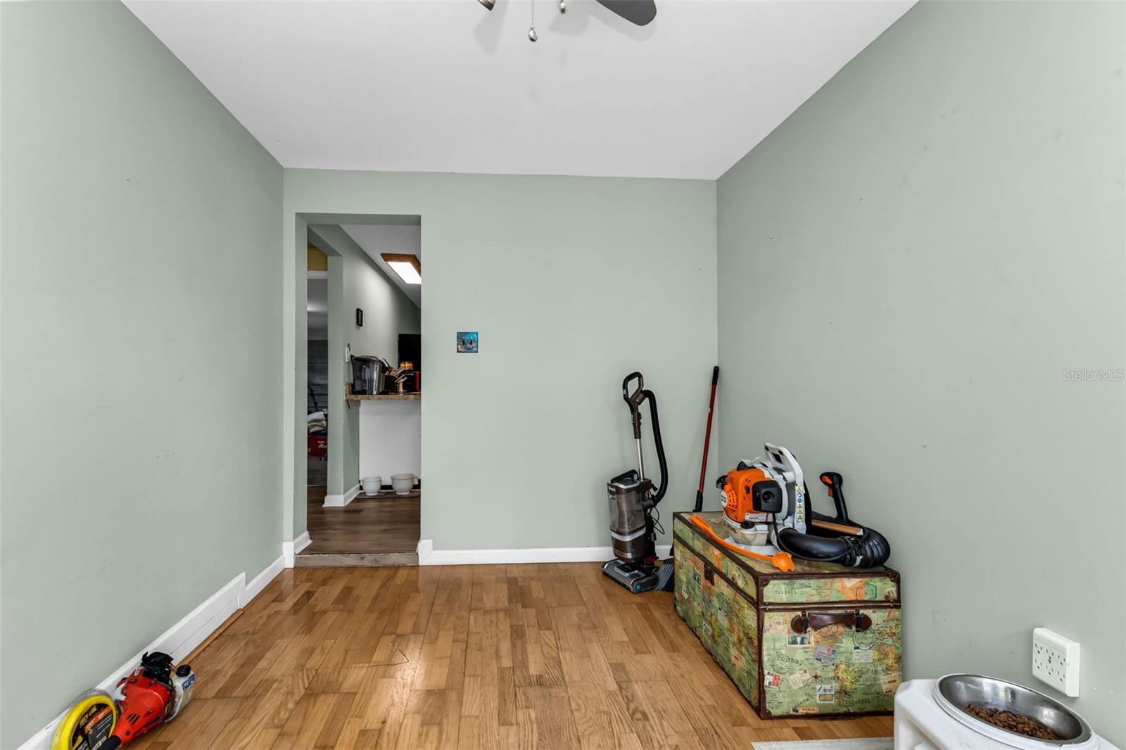 Image 15 of 47 For 22289 Olean Boulevard