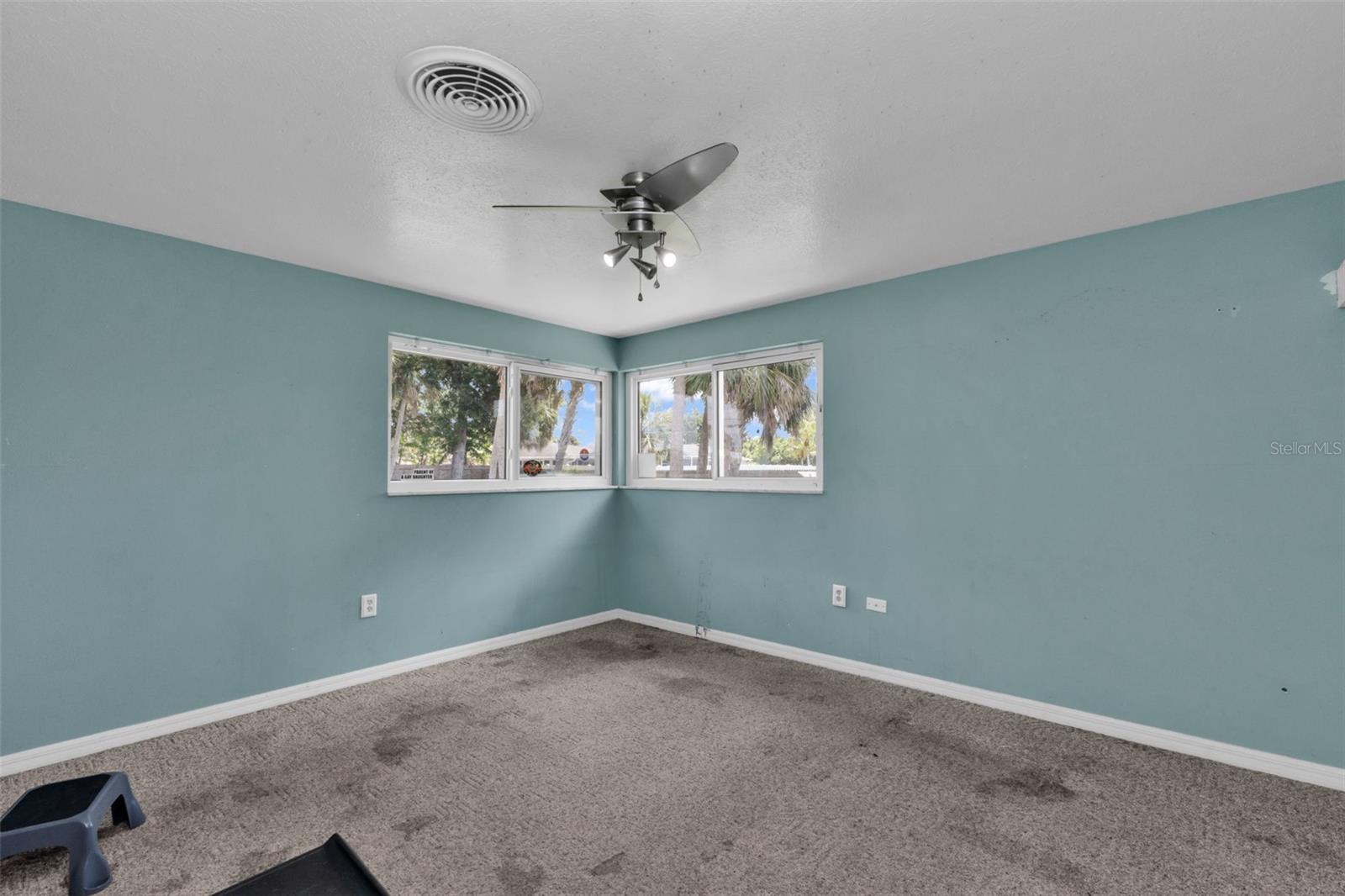 Image 20 of 47 For 22289 Olean Boulevard