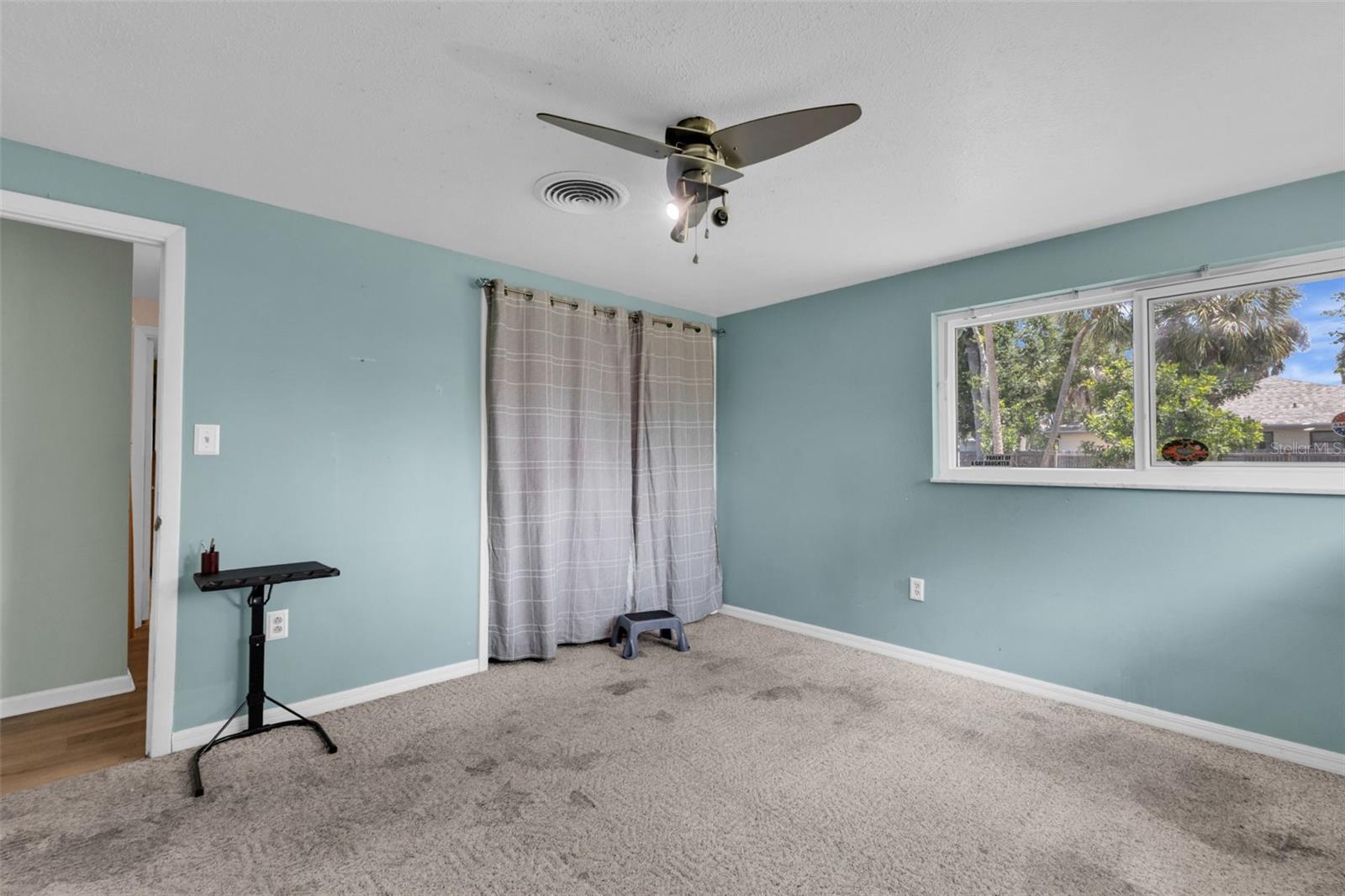 Image 21 of 47 For 22289 Olean Boulevard