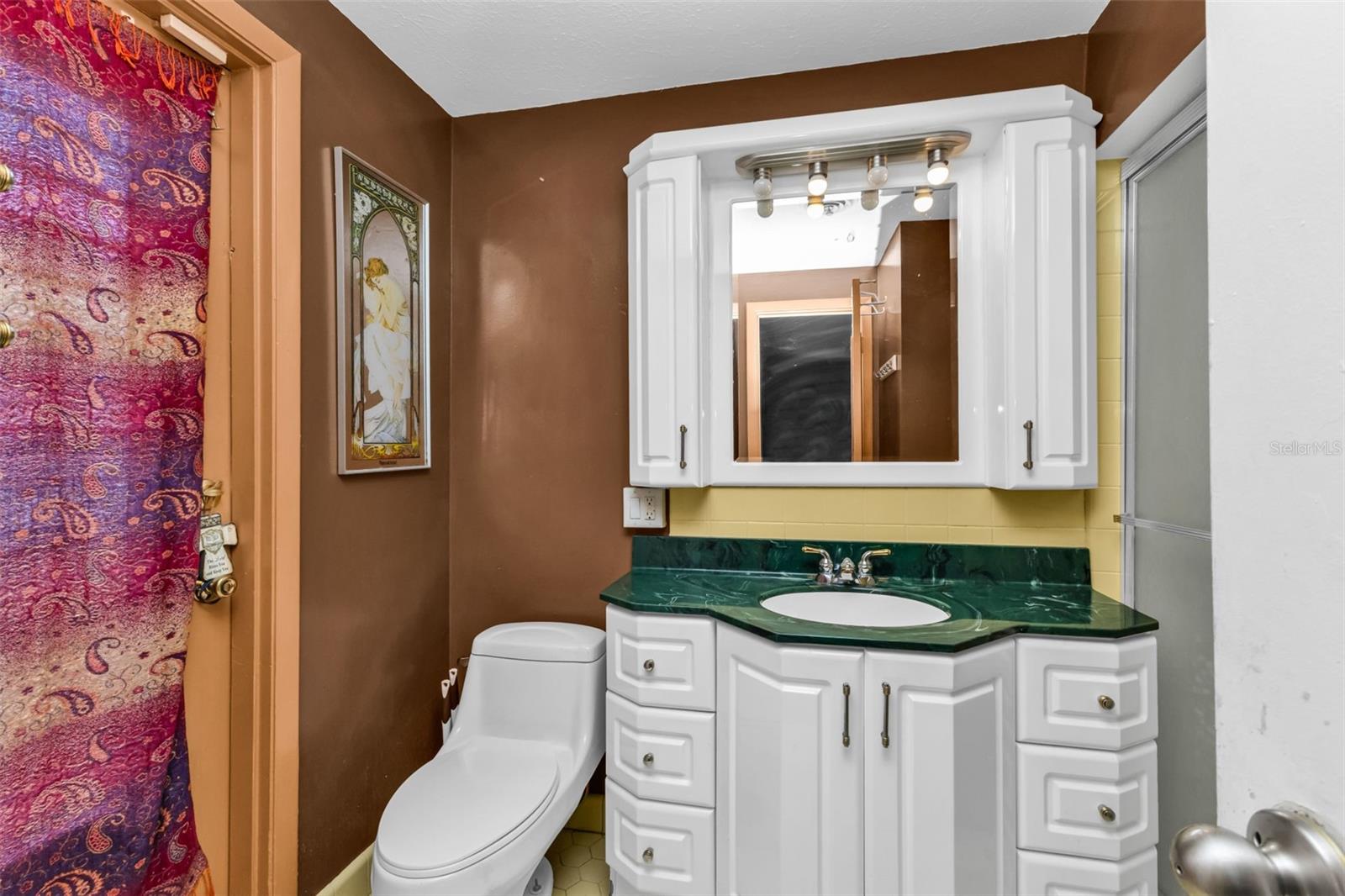 Image 25 of 47 For 22289 Olean Boulevard