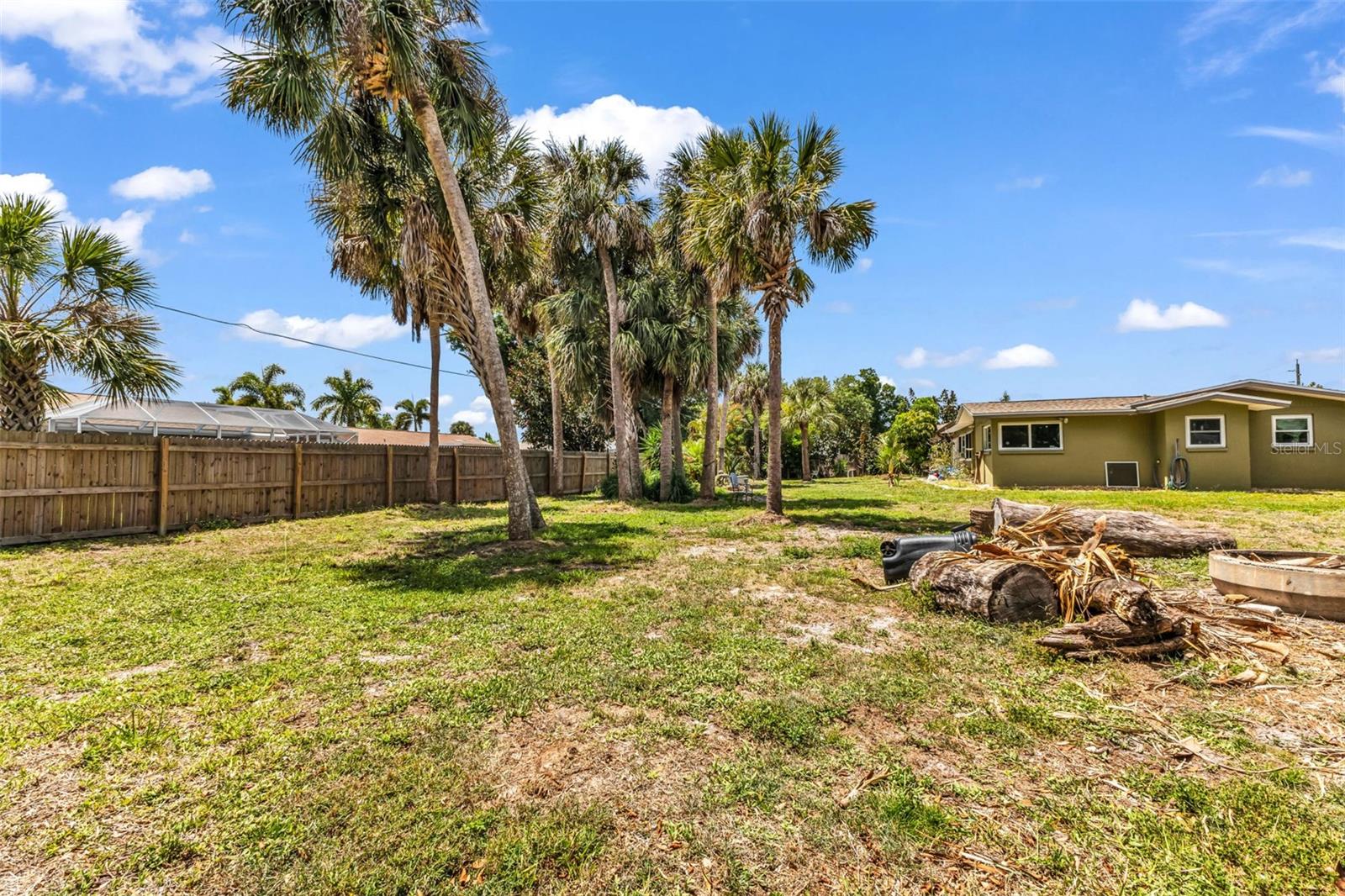 Image 4 of 47 For 22289 Olean Boulevard
