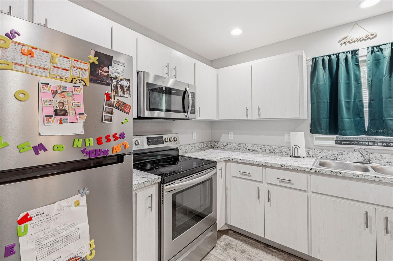 Image 10 of 33 For 409 Bridle Path