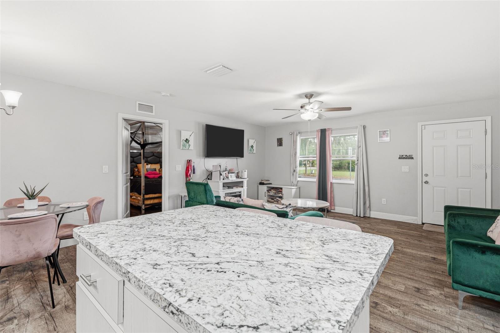 Image 12 of 33 For 409 Bridle Path