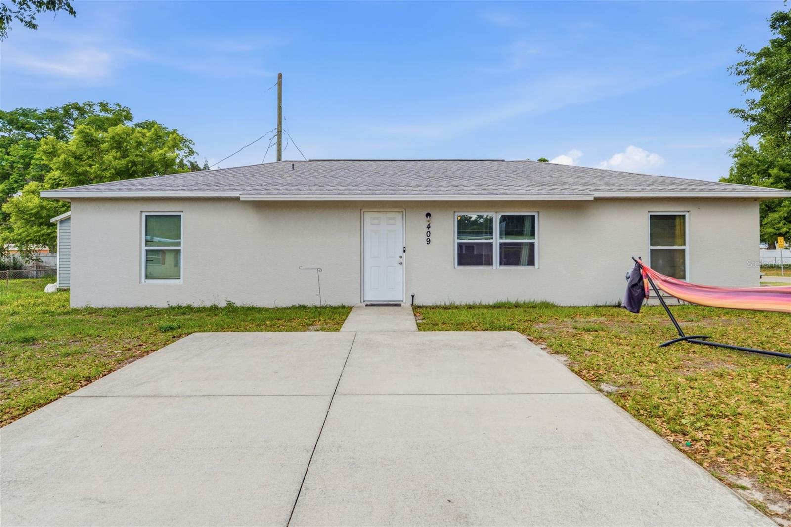 Image 2 of 33 For 409 Bridle Path