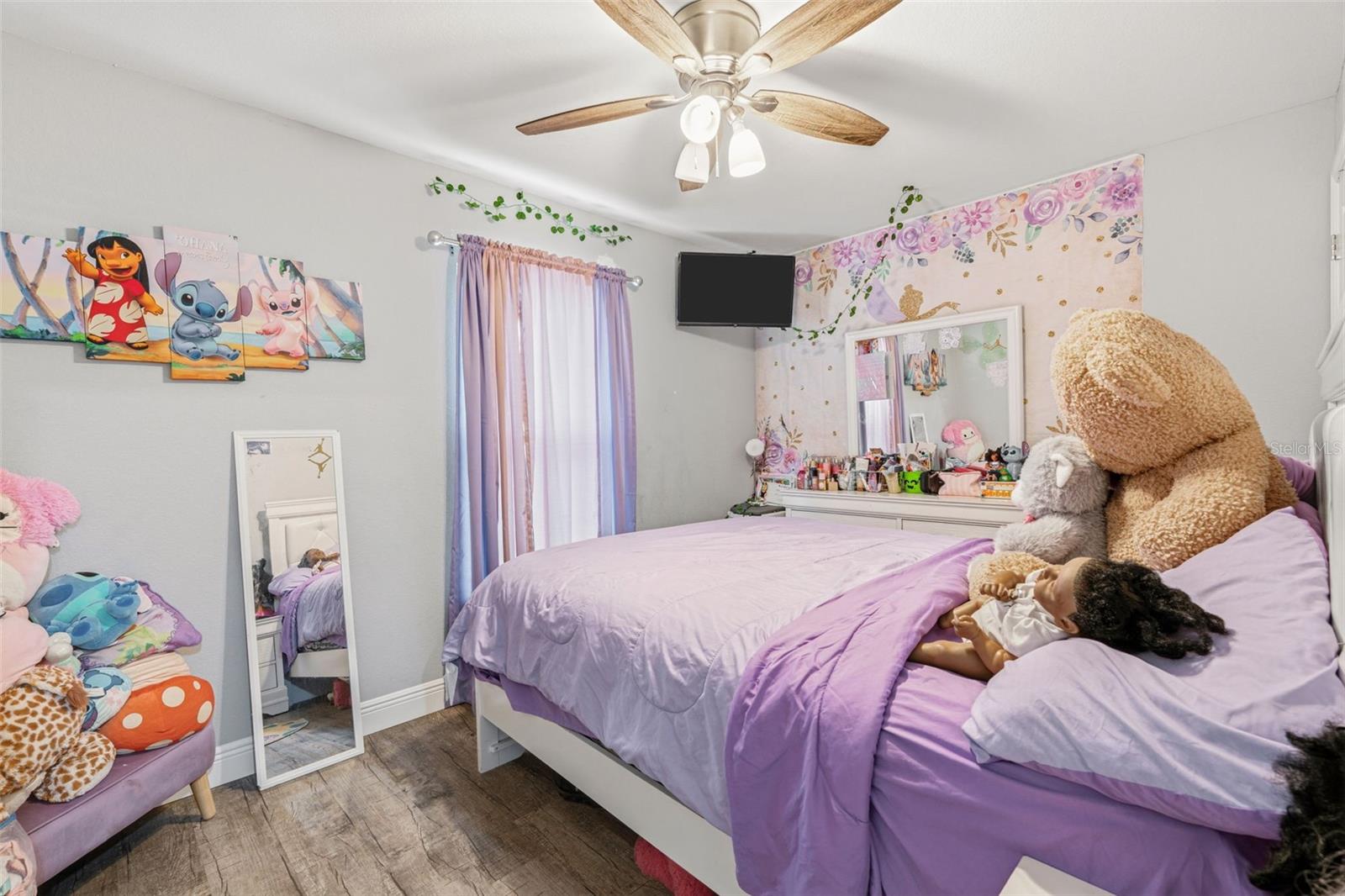 Image 22 of 33 For 409 Bridle Path