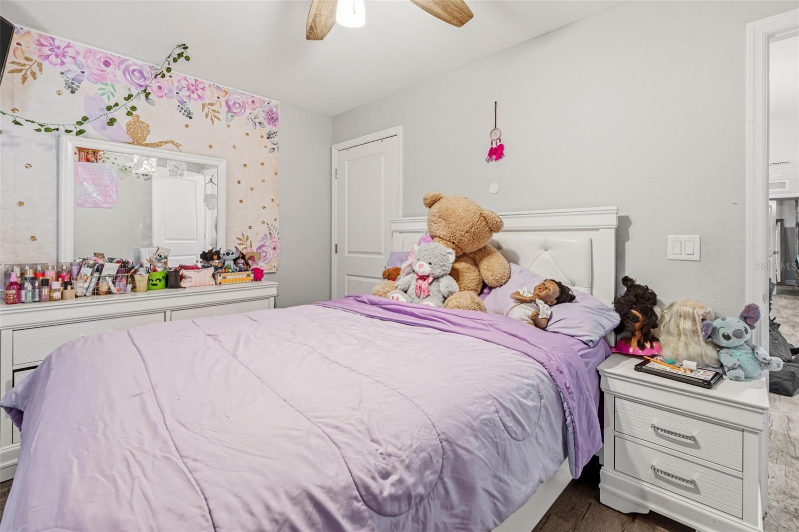 Image 23 of 33 For 409 Bridle Path