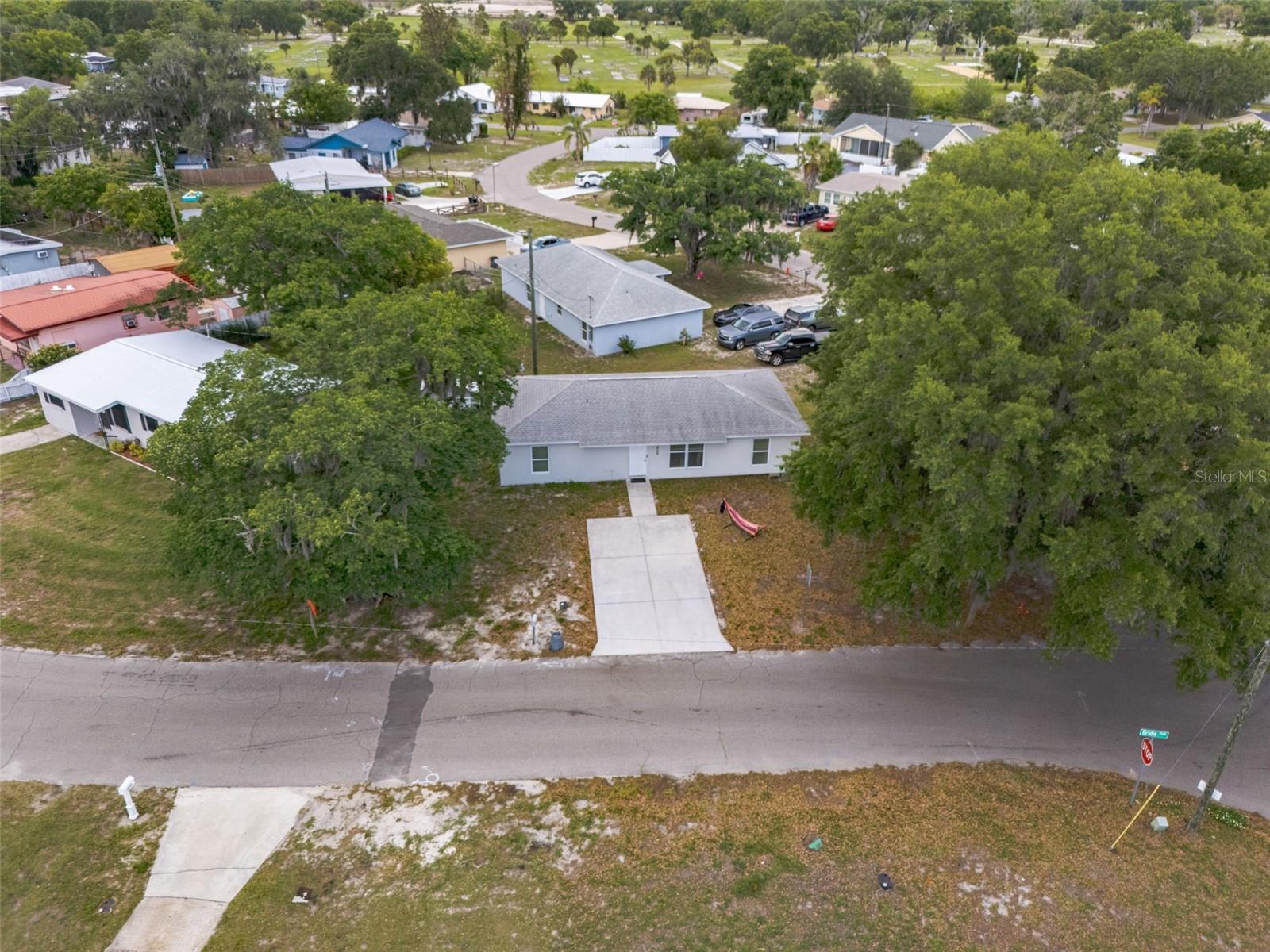 Image 26 of 33 For 409 Bridle Path