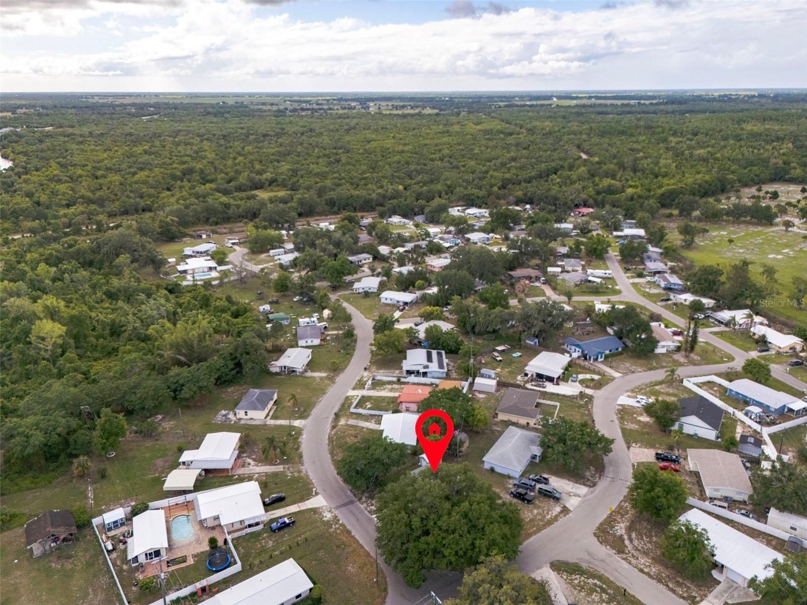 Image 29 of 33 For 409 Bridle Path