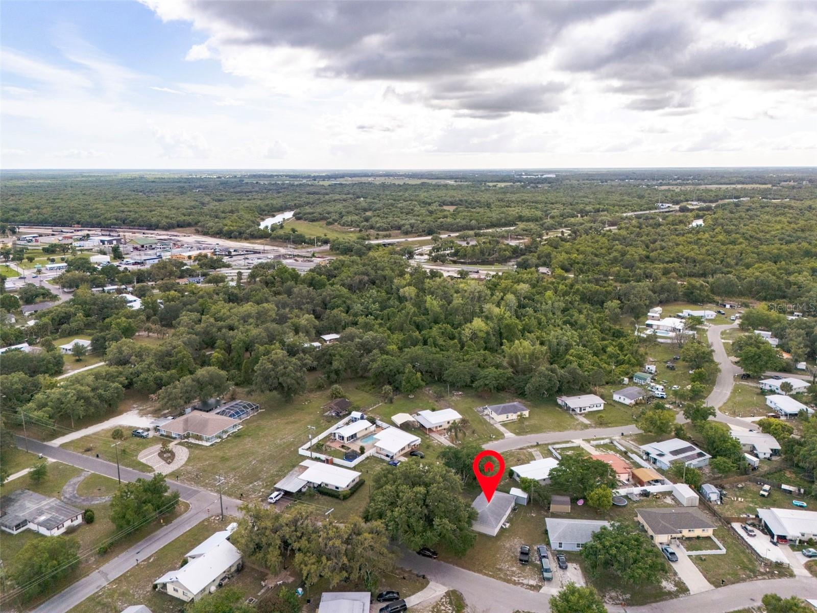 Image 30 of 33 For 409 Bridle Path