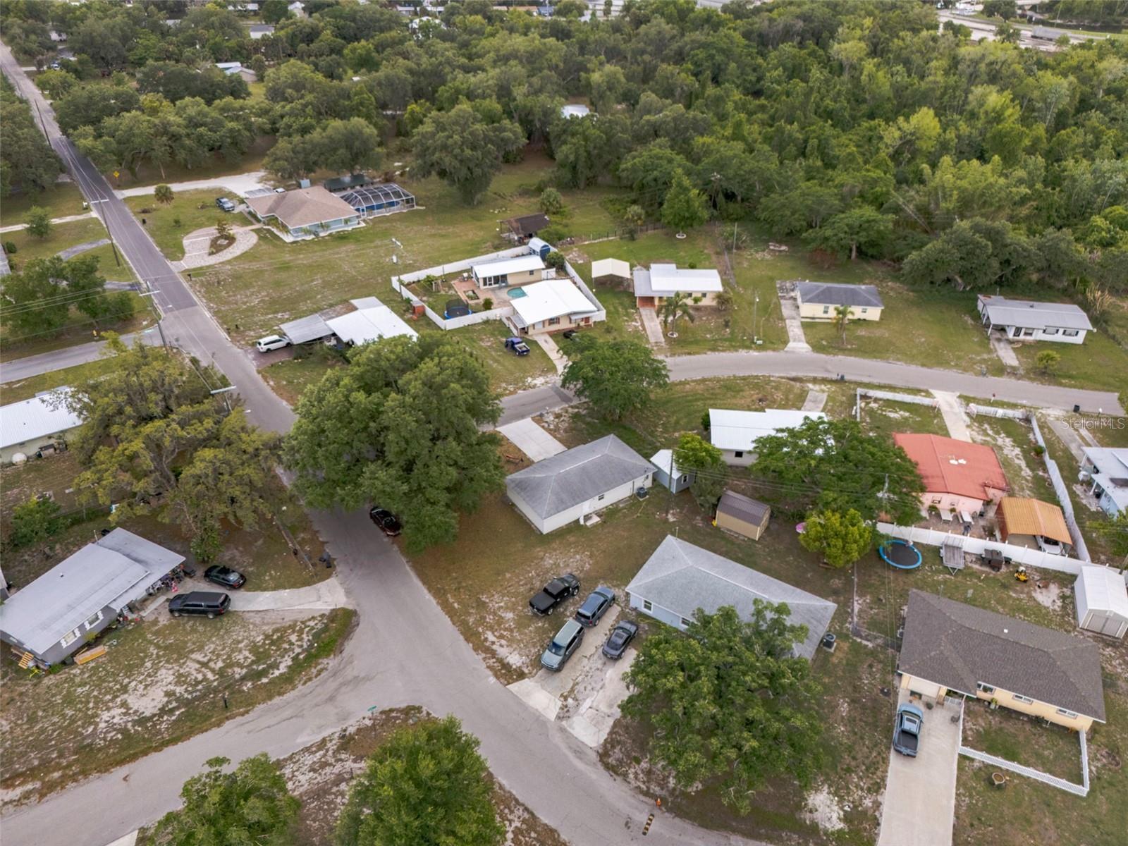 Image 32 of 33 For 409 Bridle Path