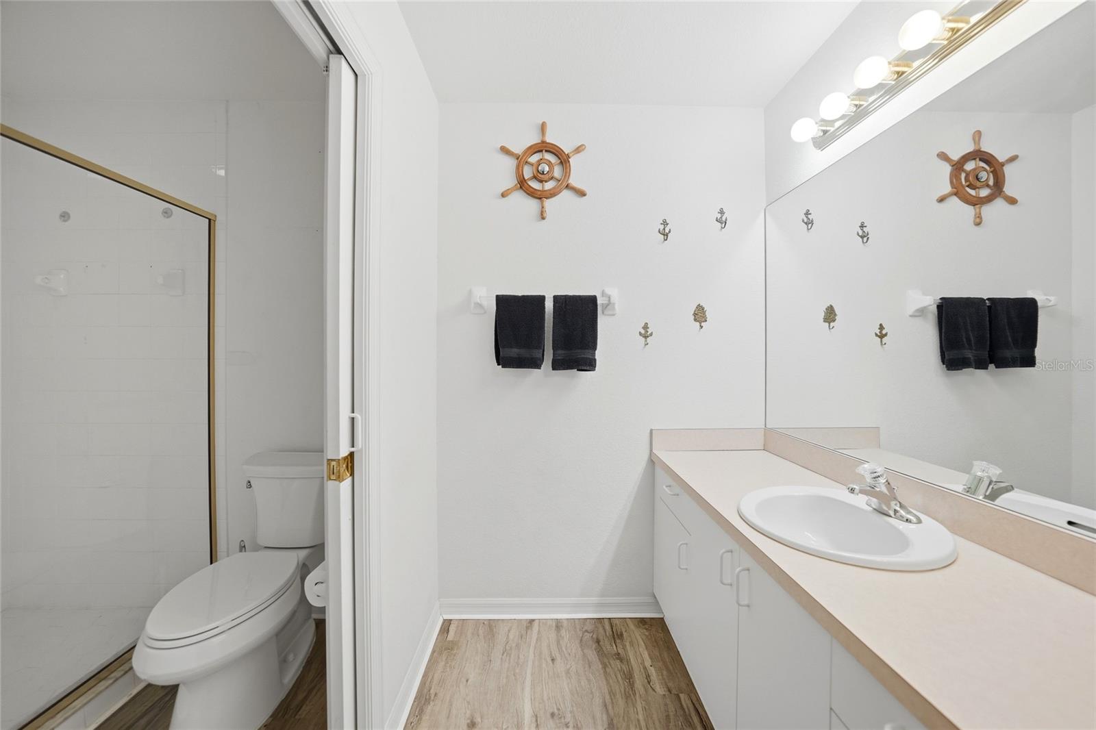 Image 10 of 19 For 1295 Saxony Circle 2103