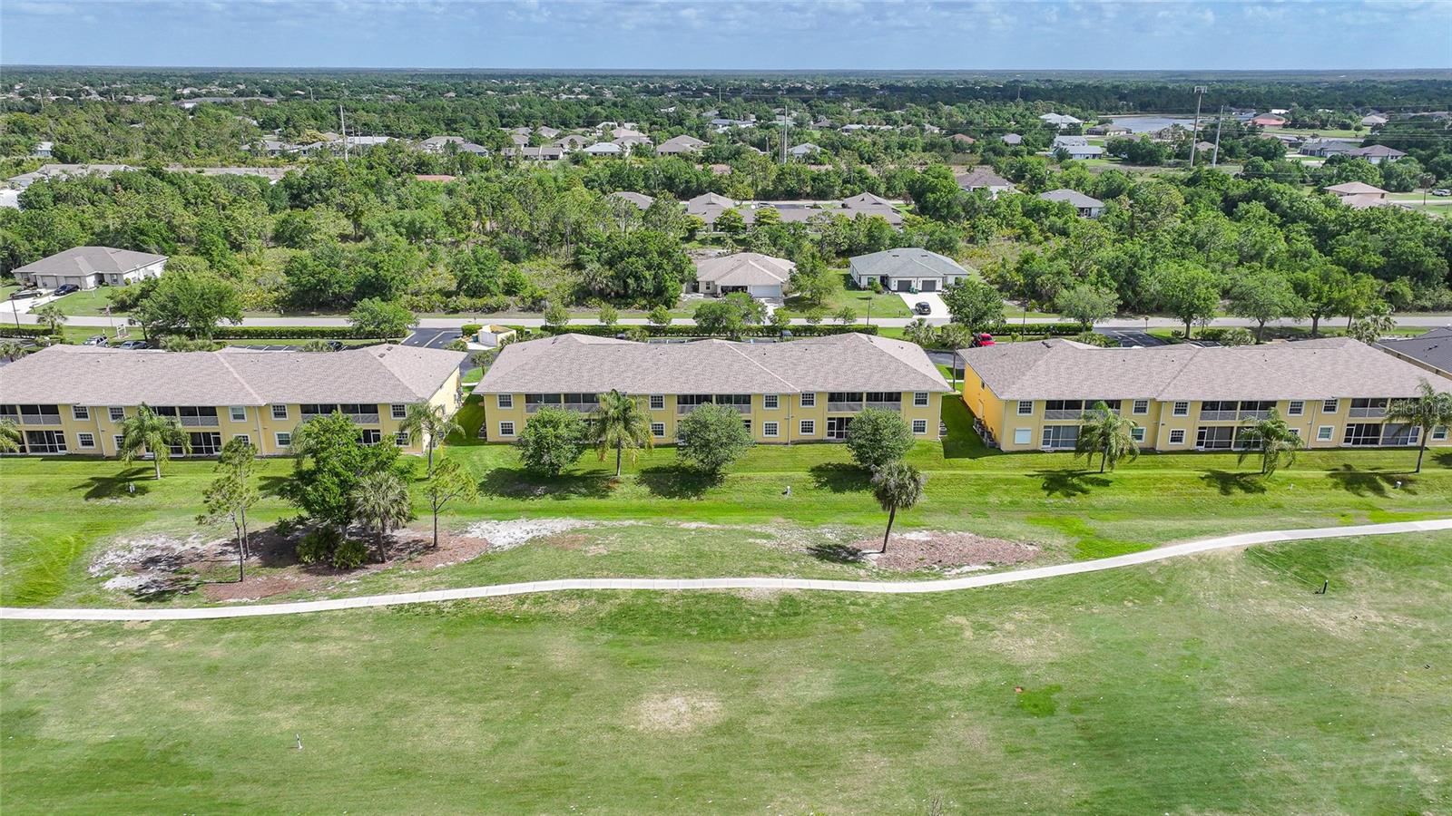 Image 17 of 19 For 1295 Saxony Circle 2103