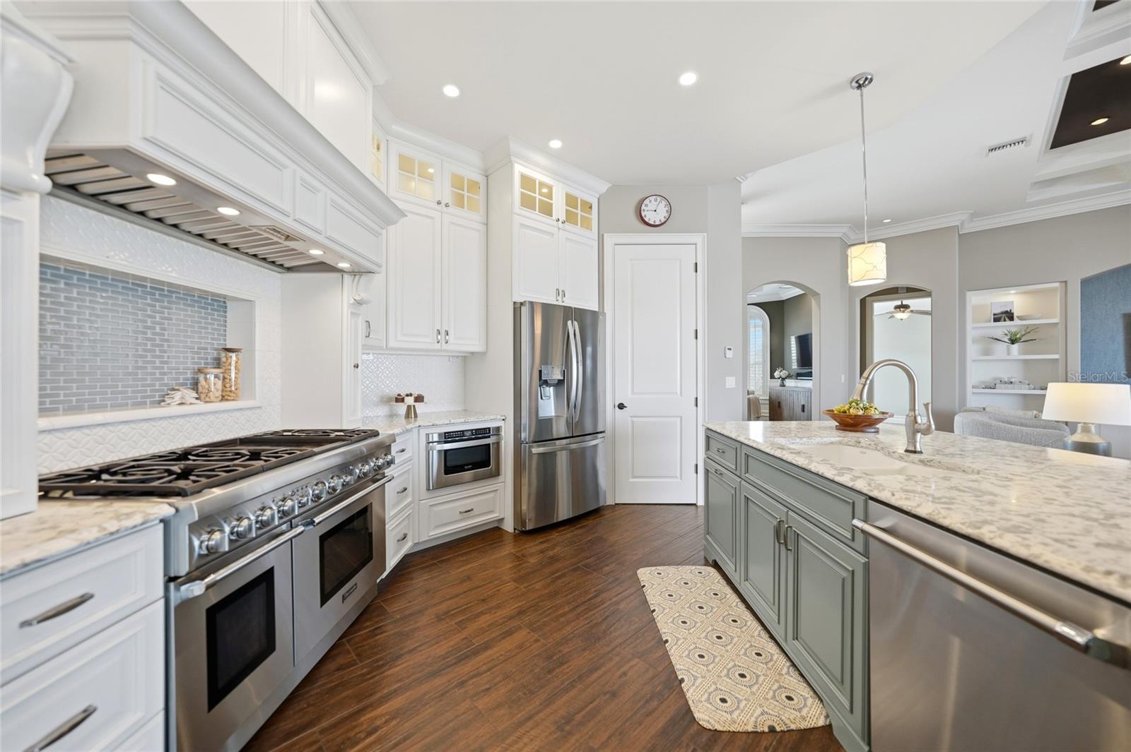 Image 18 of 52 For 849 Napoli Lane