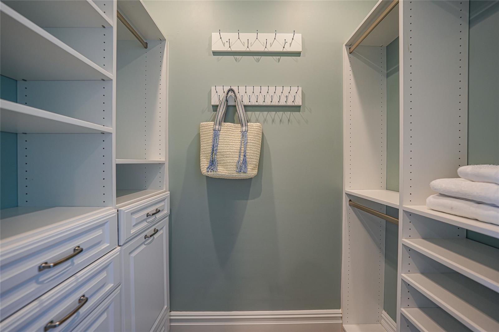 Image 28 of 52 For 849 Napoli Lane