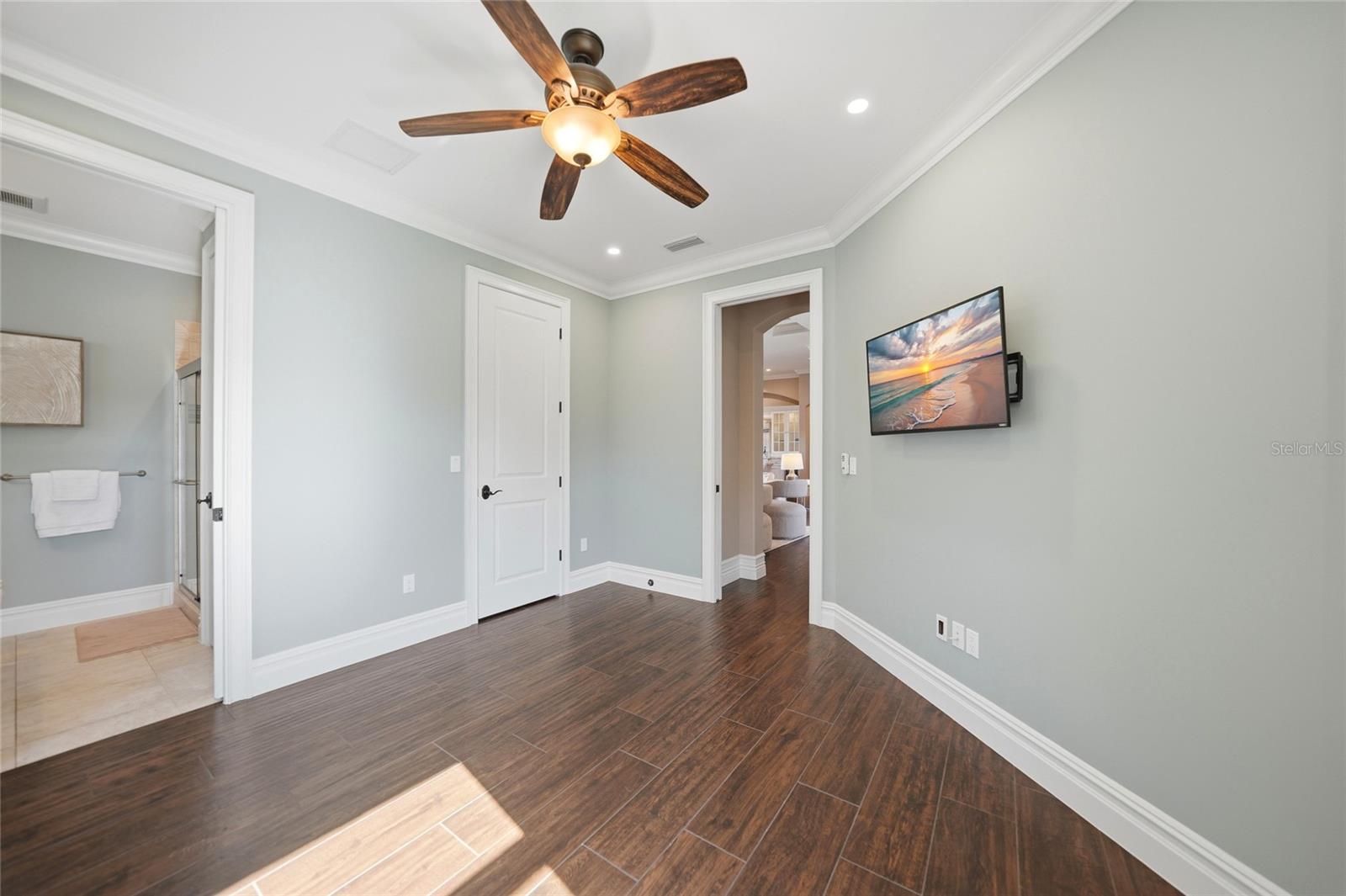 Image 33 of 52 For 849 Napoli Lane