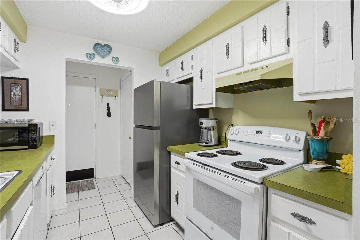 Image 11 of 26 For 22375 Edgewater Drive 256