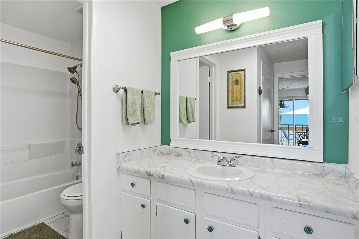 Image 14 of 26 For 22375 Edgewater Drive 256