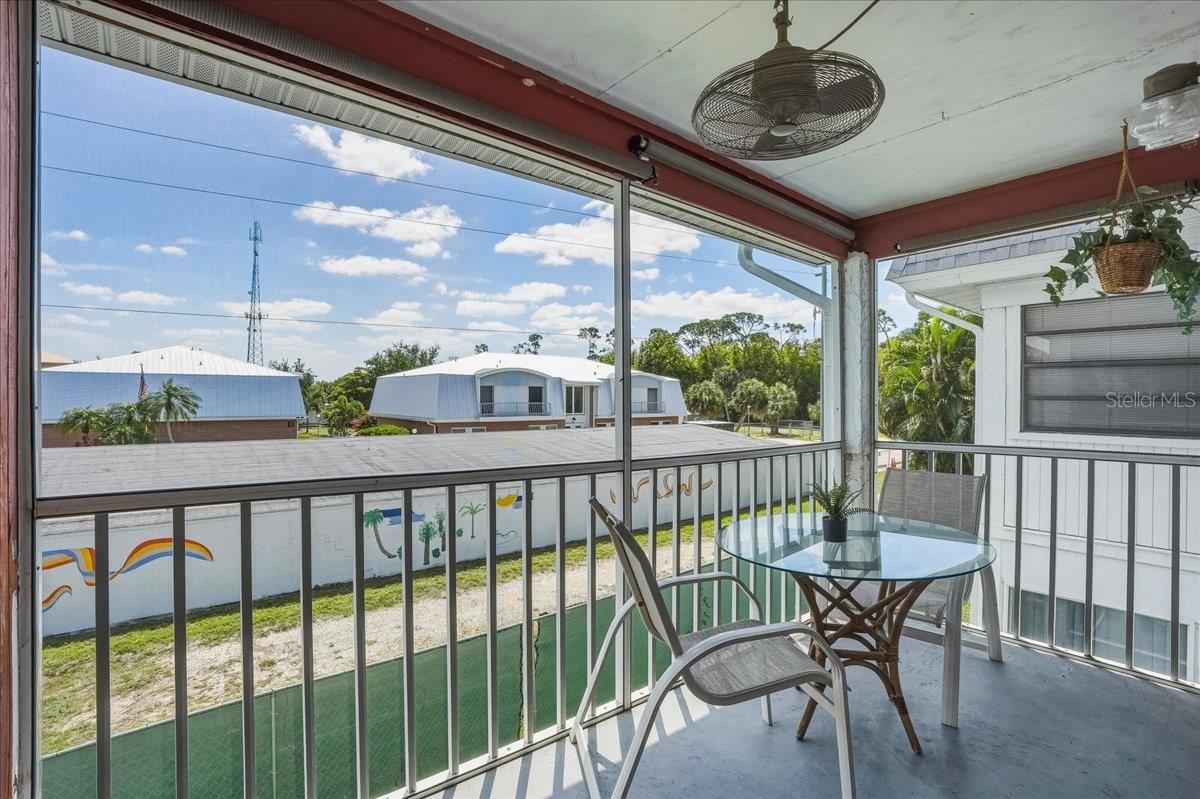 Image 18 of 26 For 22375 Edgewater Drive 256