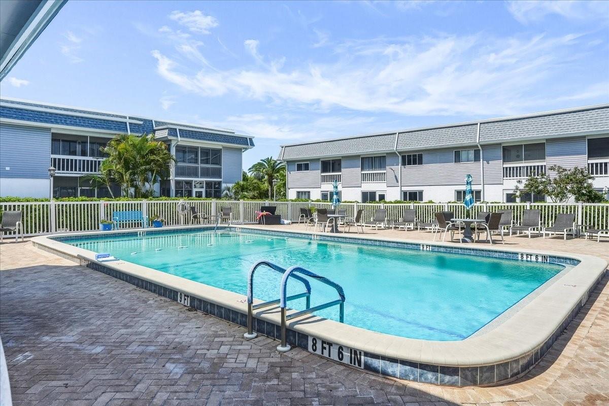 Image 19 of 26 For 22375 Edgewater Drive 256