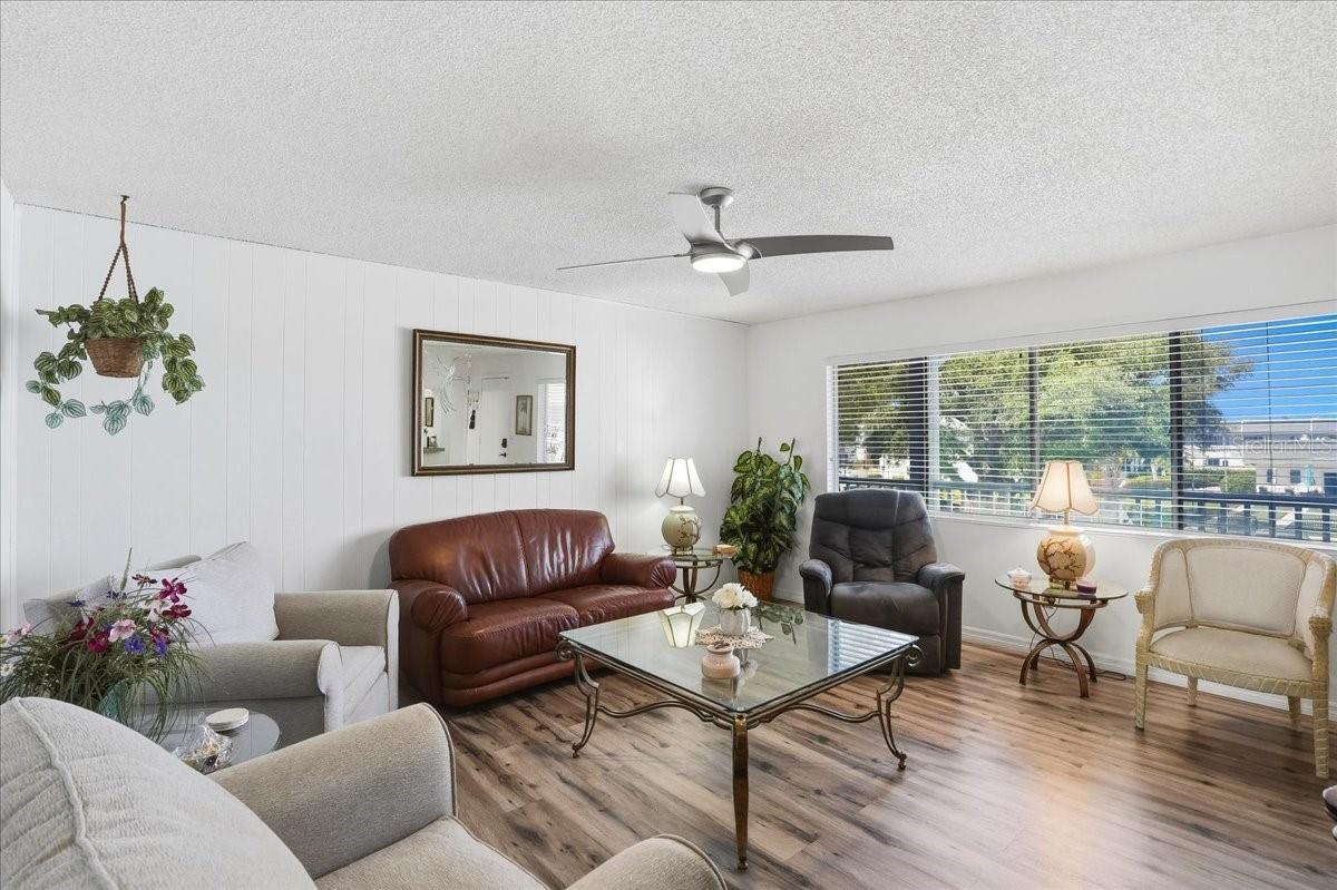 Image 6 of 26 For 22375 Edgewater Drive 256