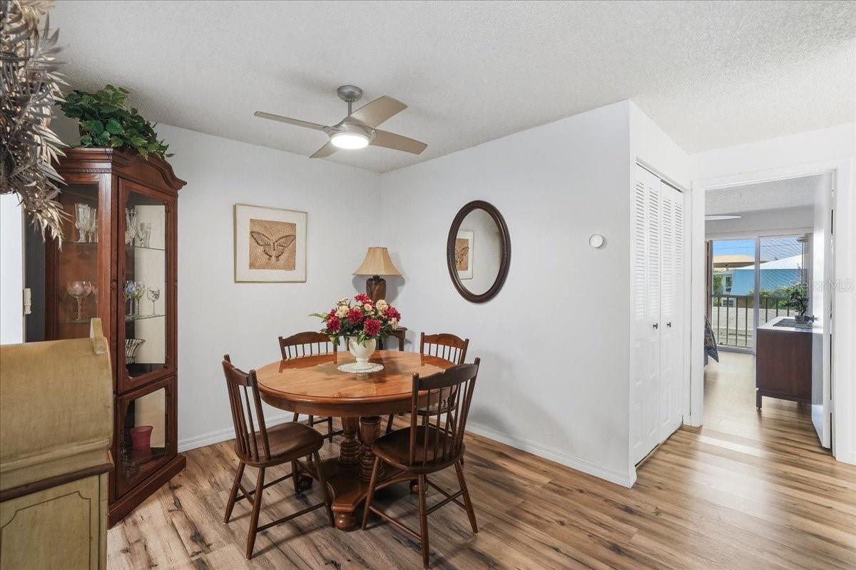 Image 8 of 26 For 22375 Edgewater Drive 256