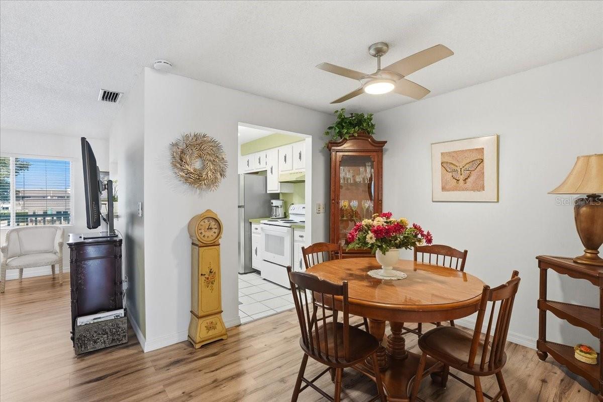 Image 9 of 26 For 22375 Edgewater Drive 256