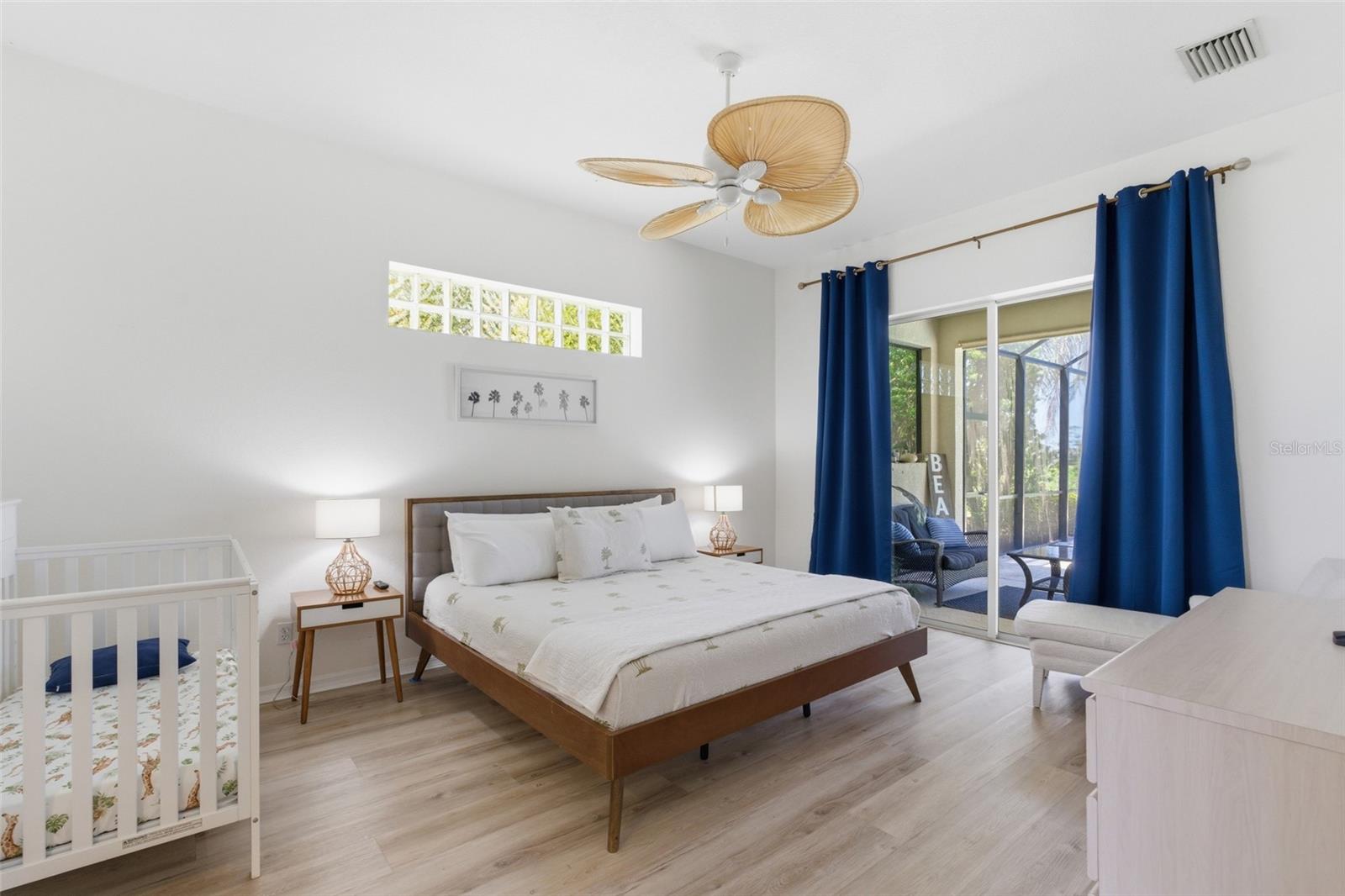 Image 15 of 34 For 974 Rotonda Circle