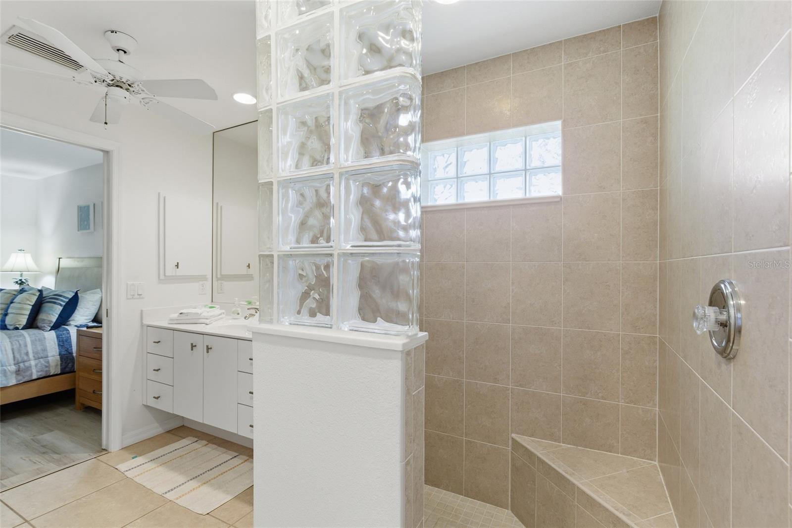 Image 22 of 34 For 974 Rotonda Circle