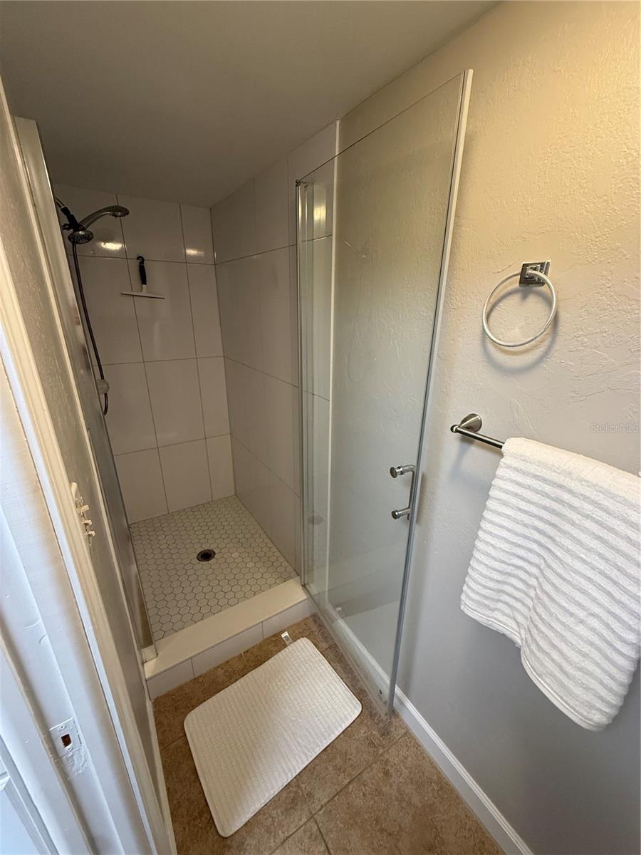 Image 17 of 25 For 4711 Santa Barbara Boulevard 1