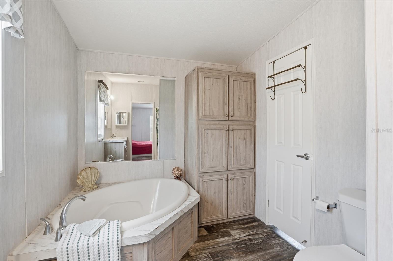 Image 22 of 45 For 3195 Fernwood Lane