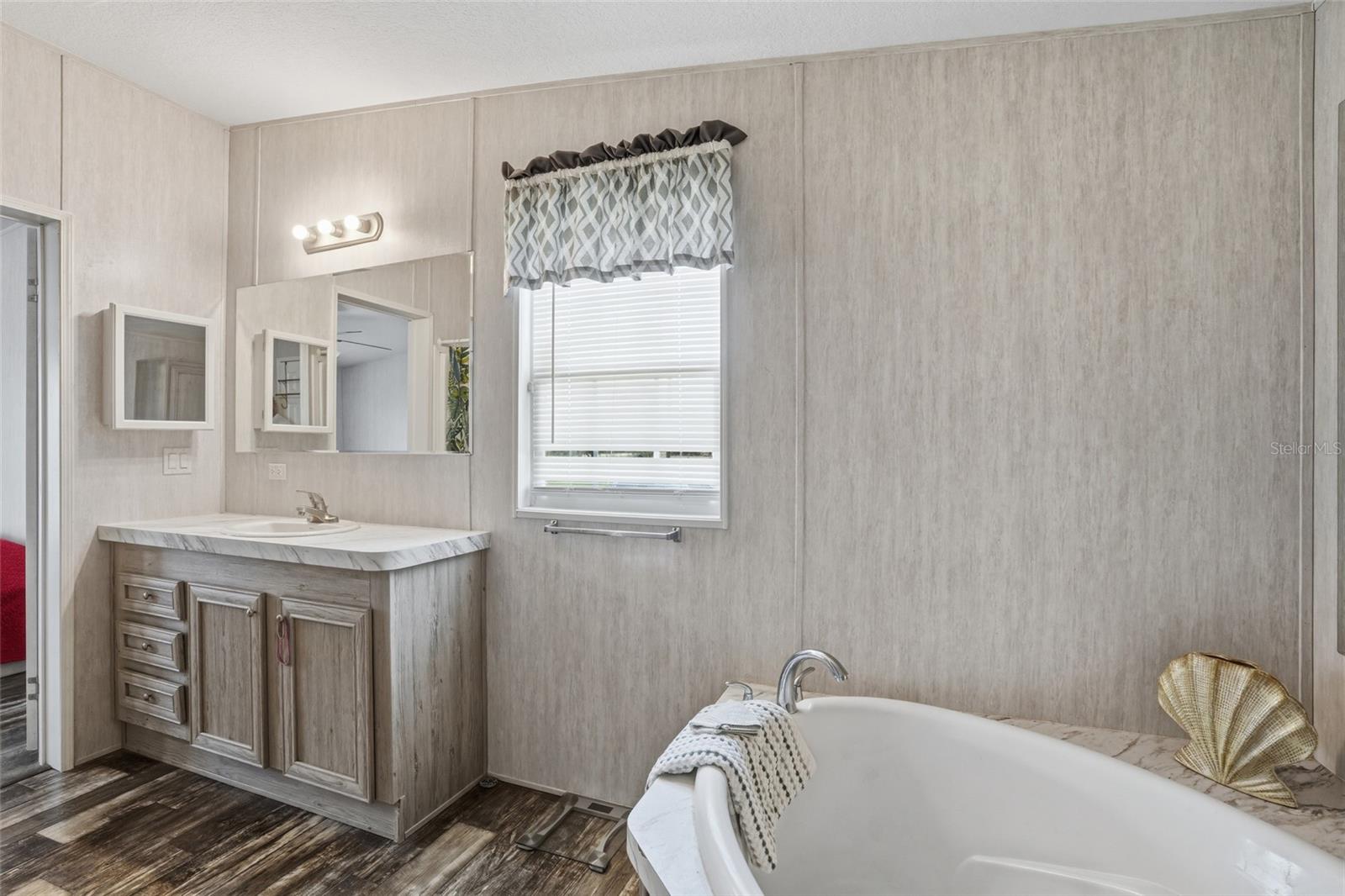 Image 23 of 45 For 3195 Fernwood Lane