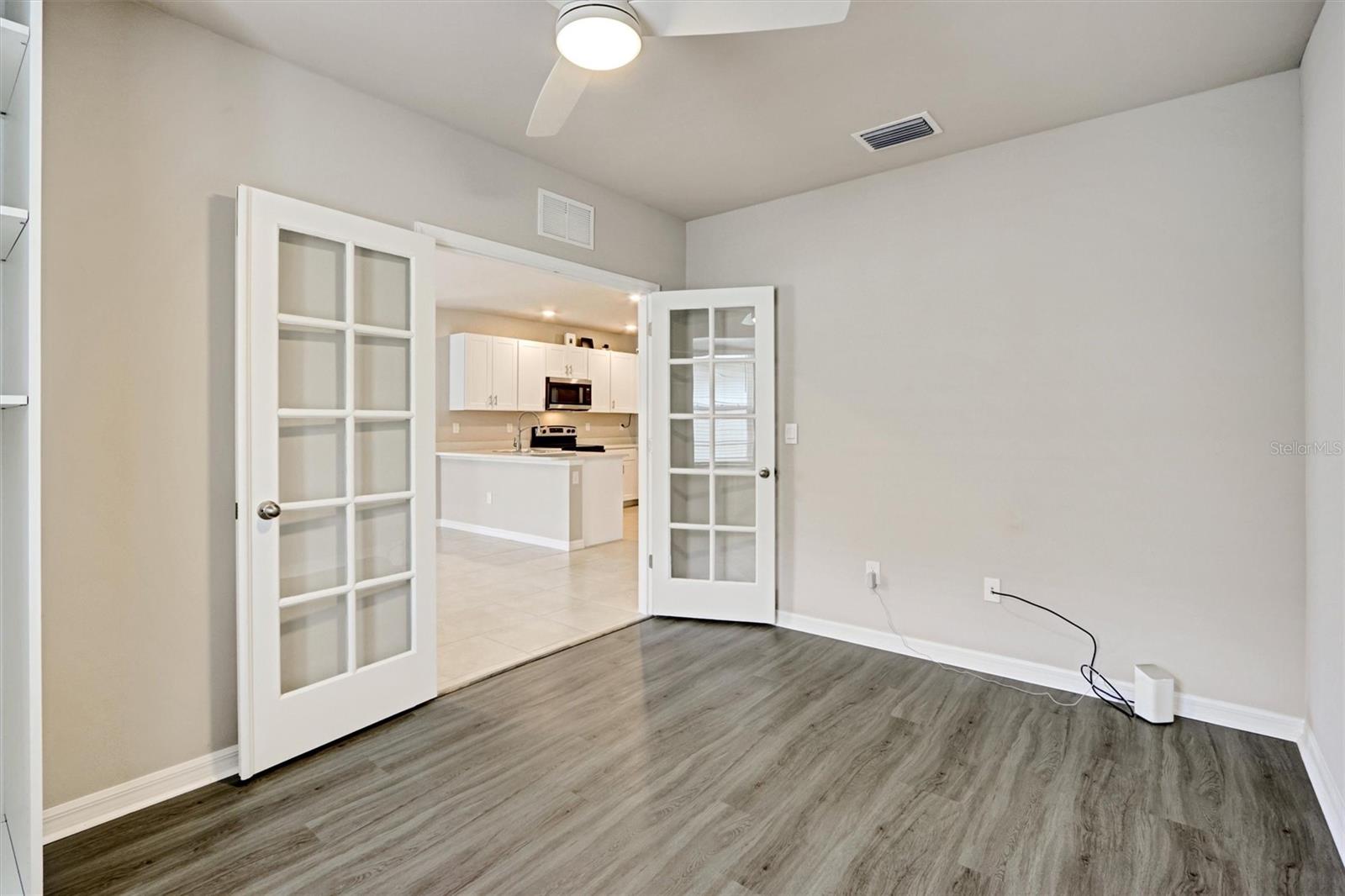 Image 21 of 38 For 20462 Plumwood Loop