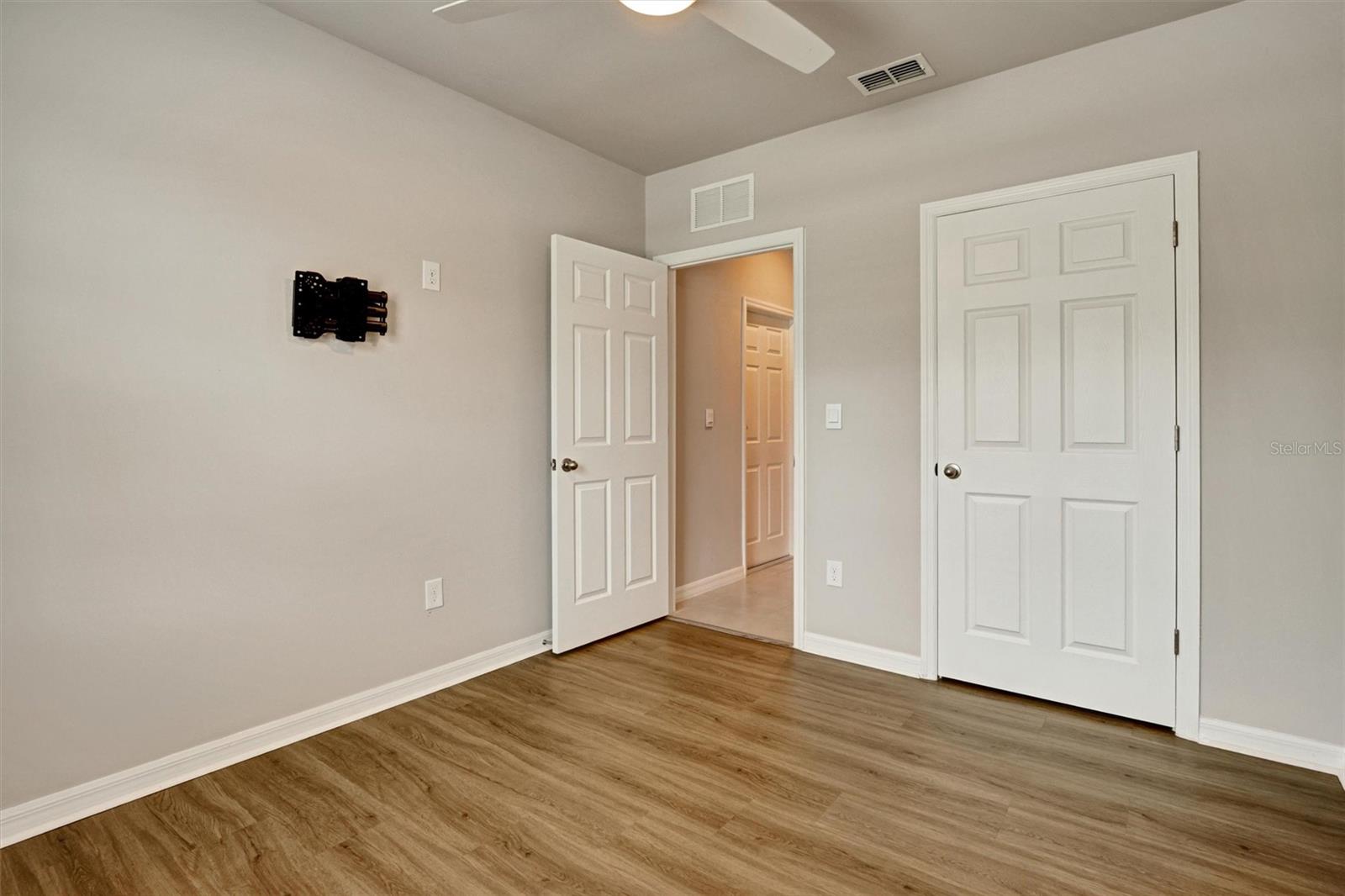 Image 23 of 38 For 20462 Plumwood Loop