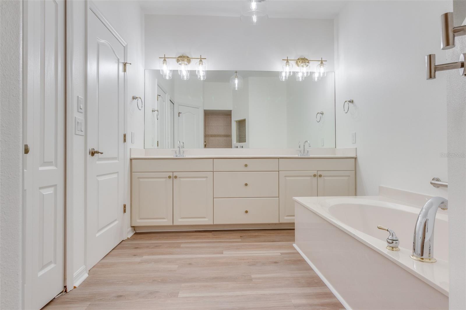 Image 24 of 51 For 5174 Pine Shadow Lane