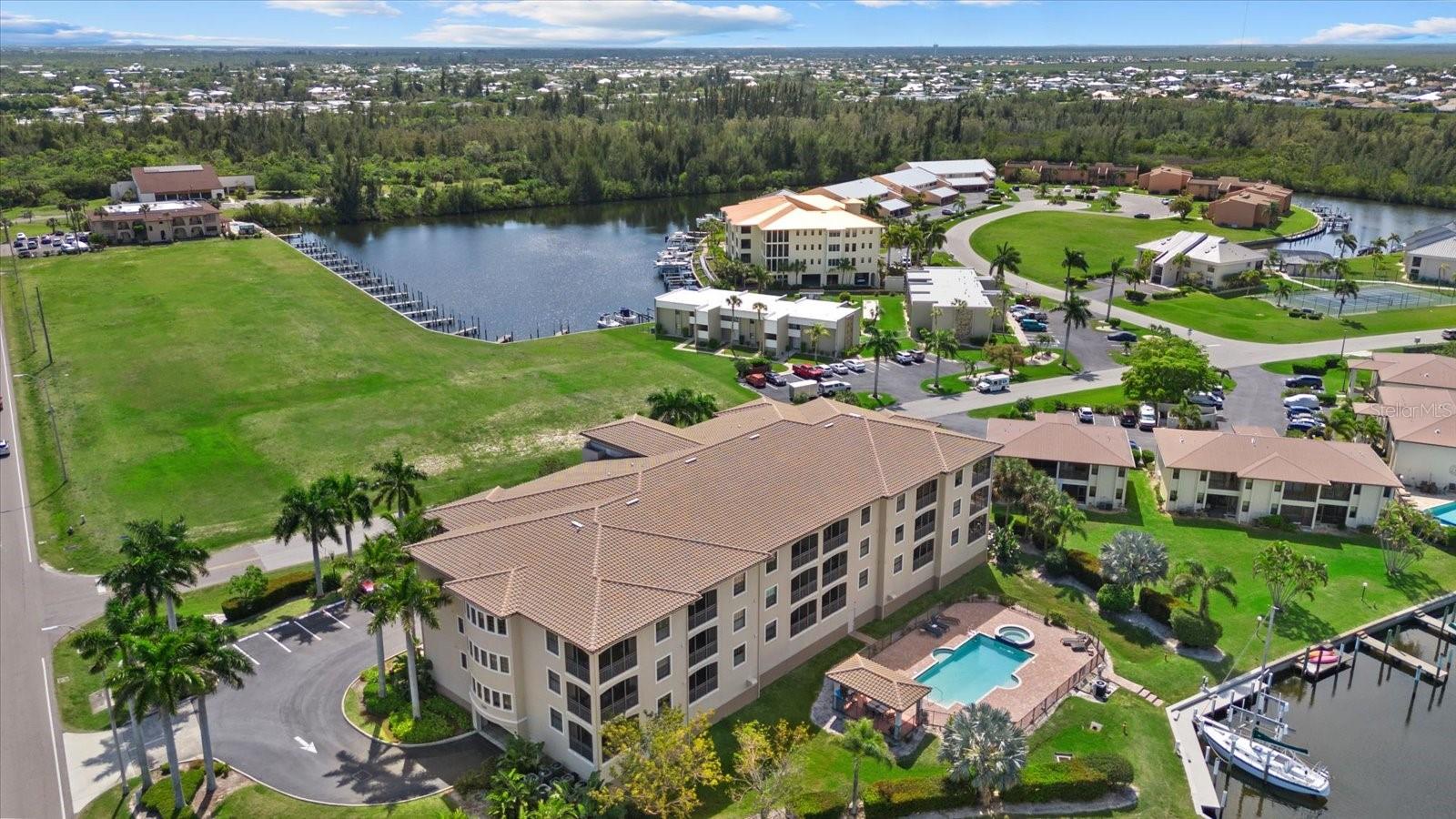 Image 27 of 38 For 1349 Aqui Esta Drive 136