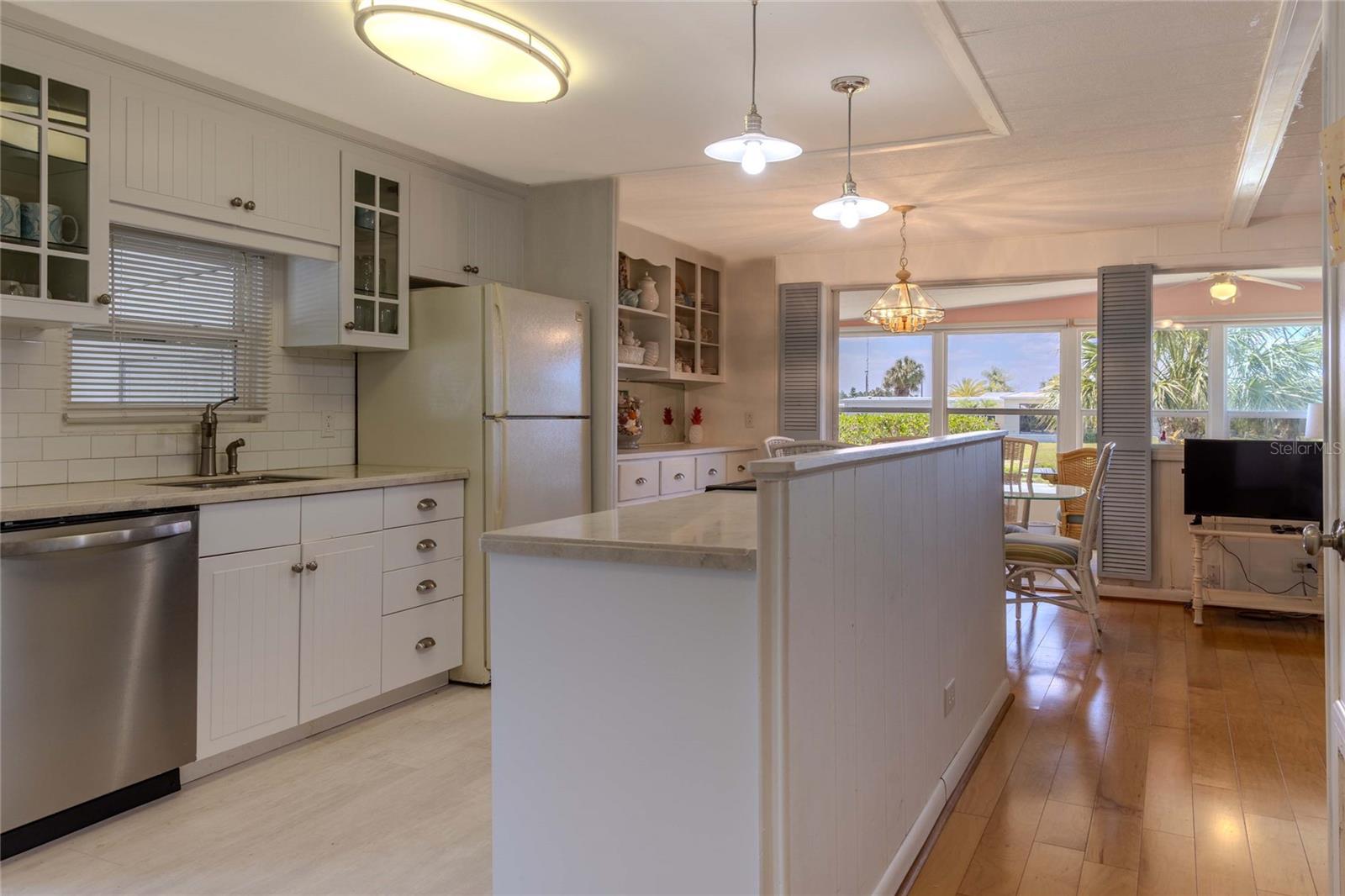 Image 11 of 85 For 2100 Kings Highway 497