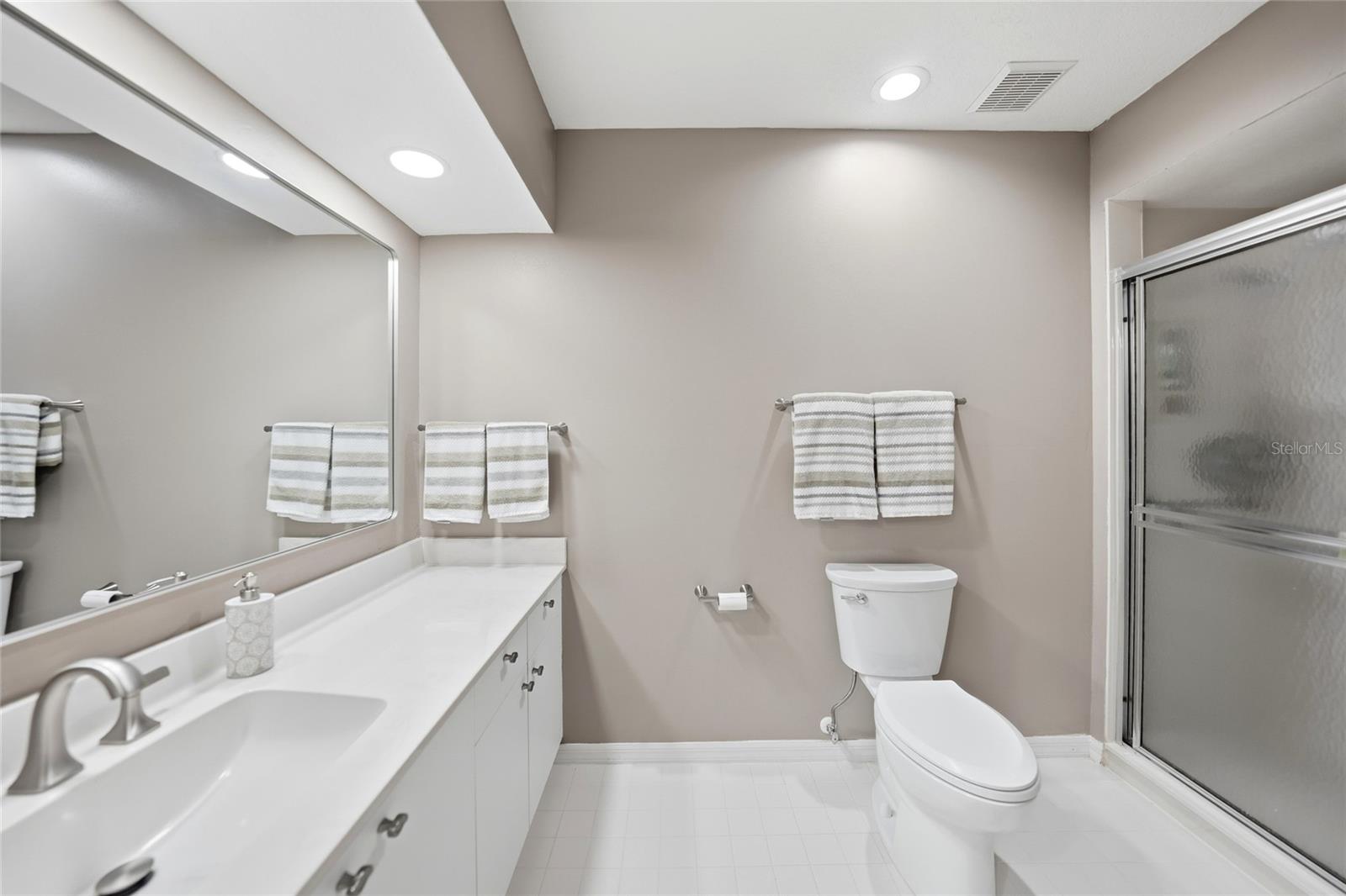 Image 16 of 27 For 11275 Courtney Drive