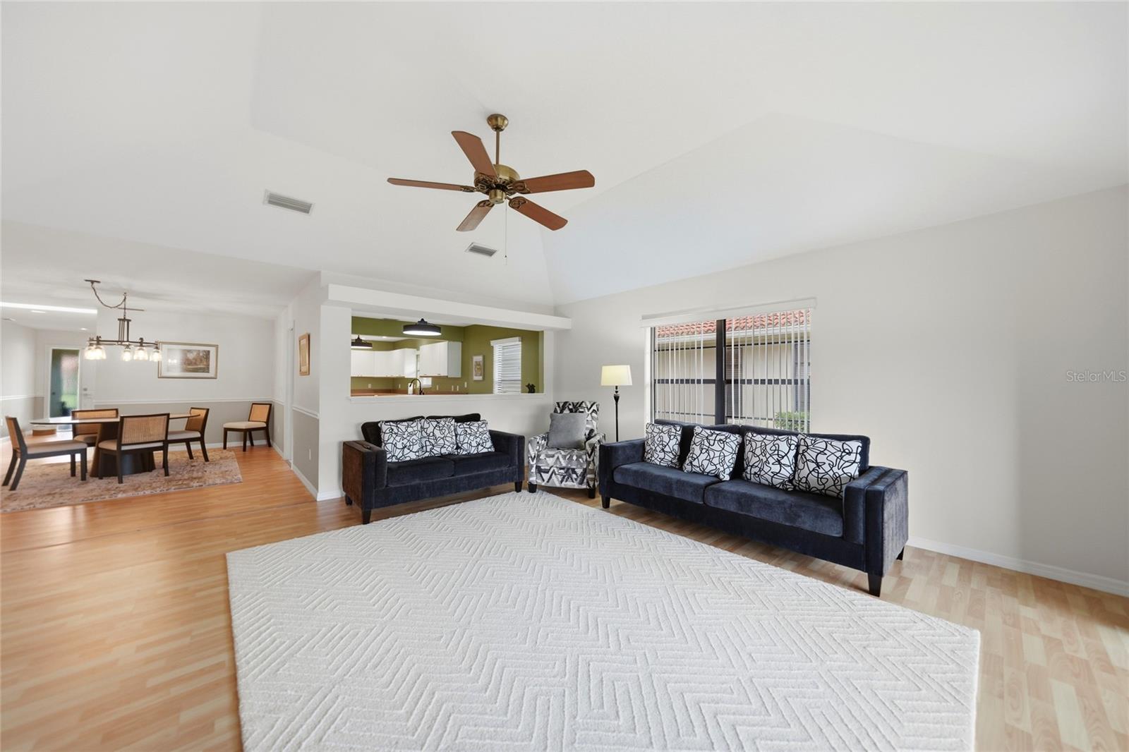 Image 6 of 27 For 11275 Courtney Drive