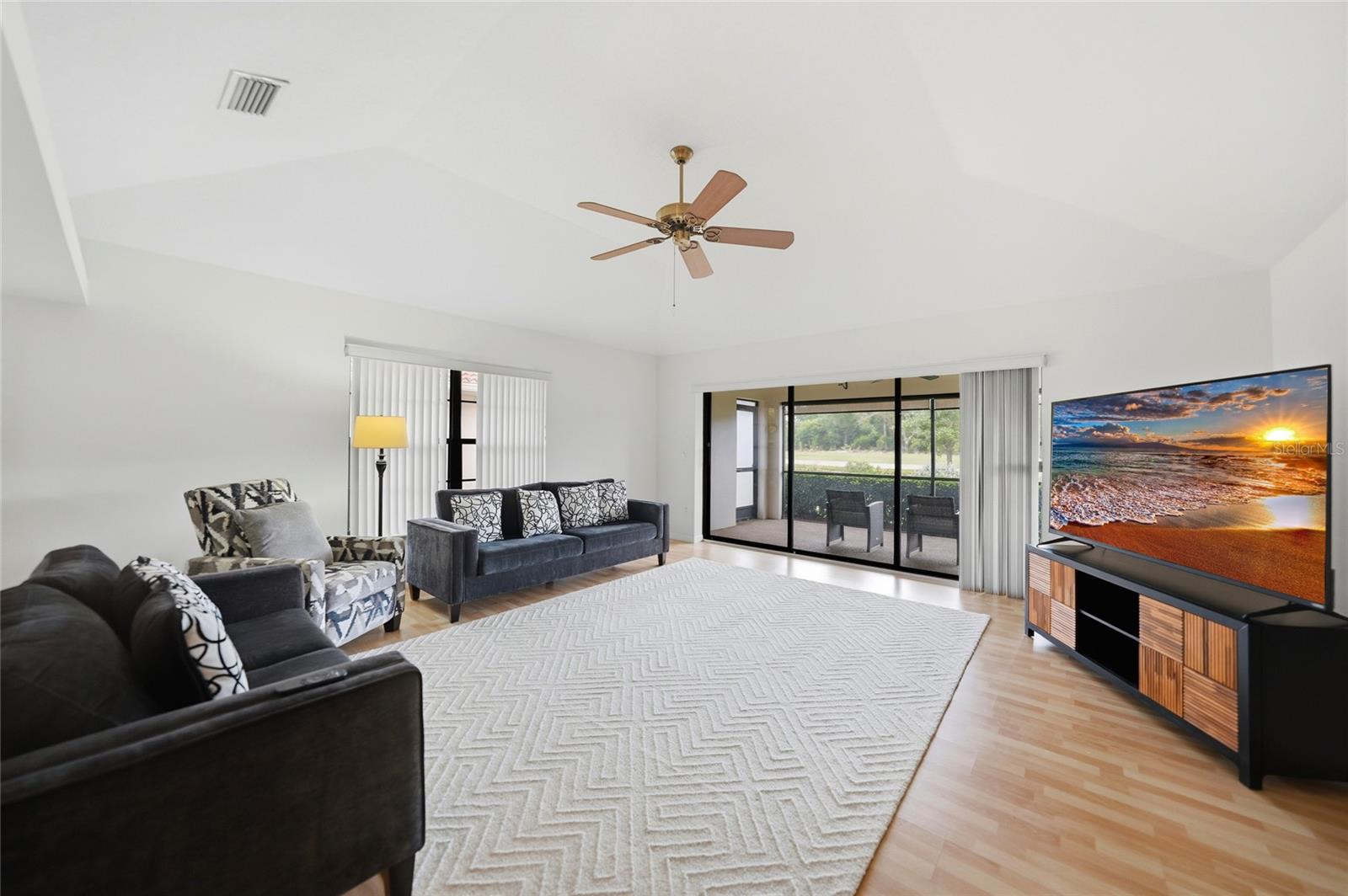 Image 7 of 27 For 11275 Courtney Drive